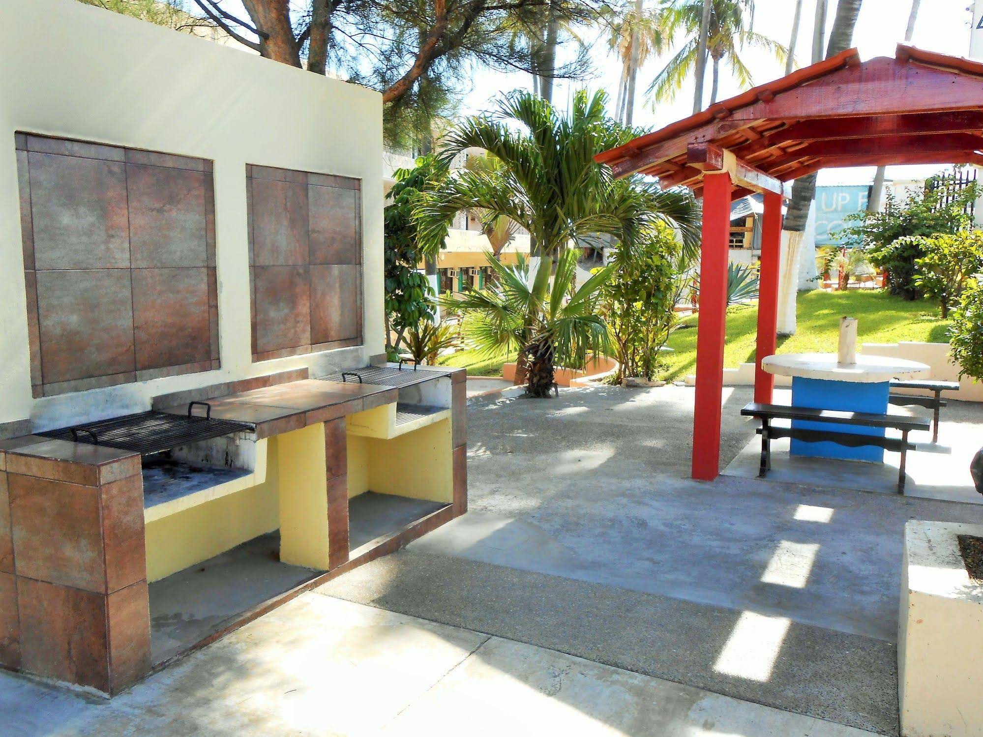 Hotel Las Jacarandas