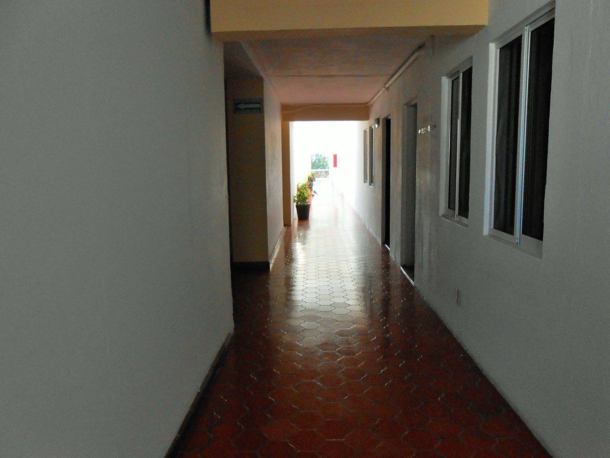 Hotel Las Jacarandas