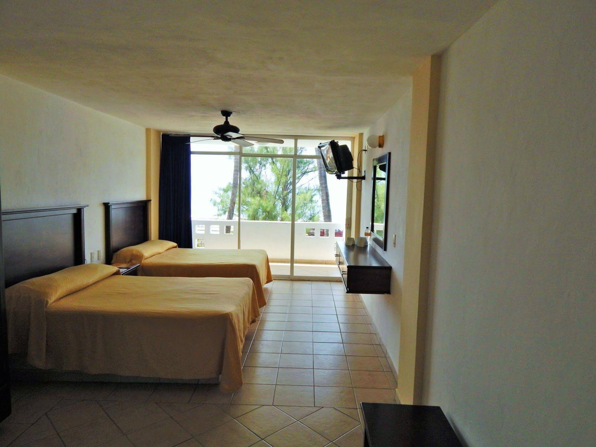 Hotel Las Jacarandas