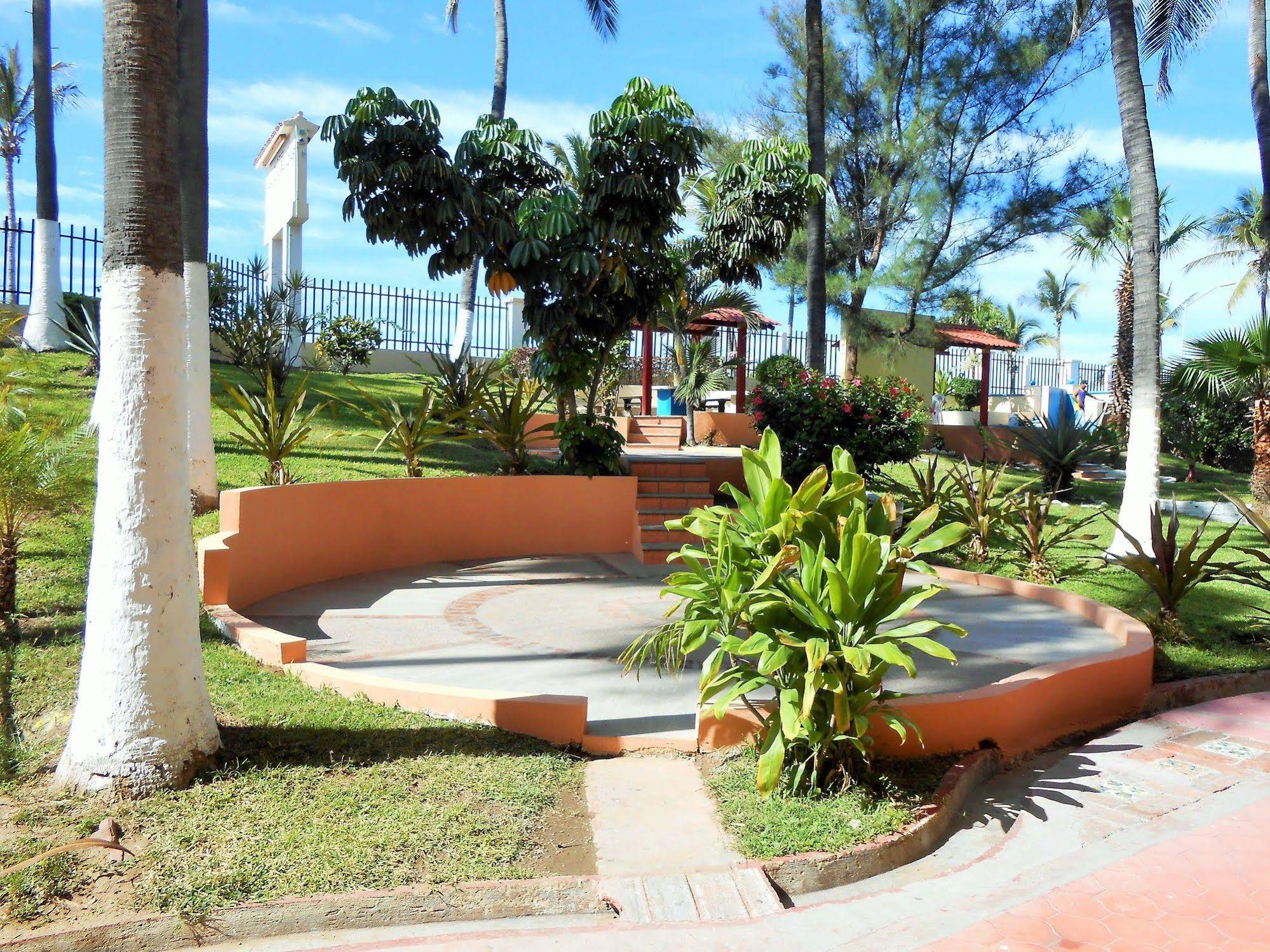 Hotel Las Jacarandas