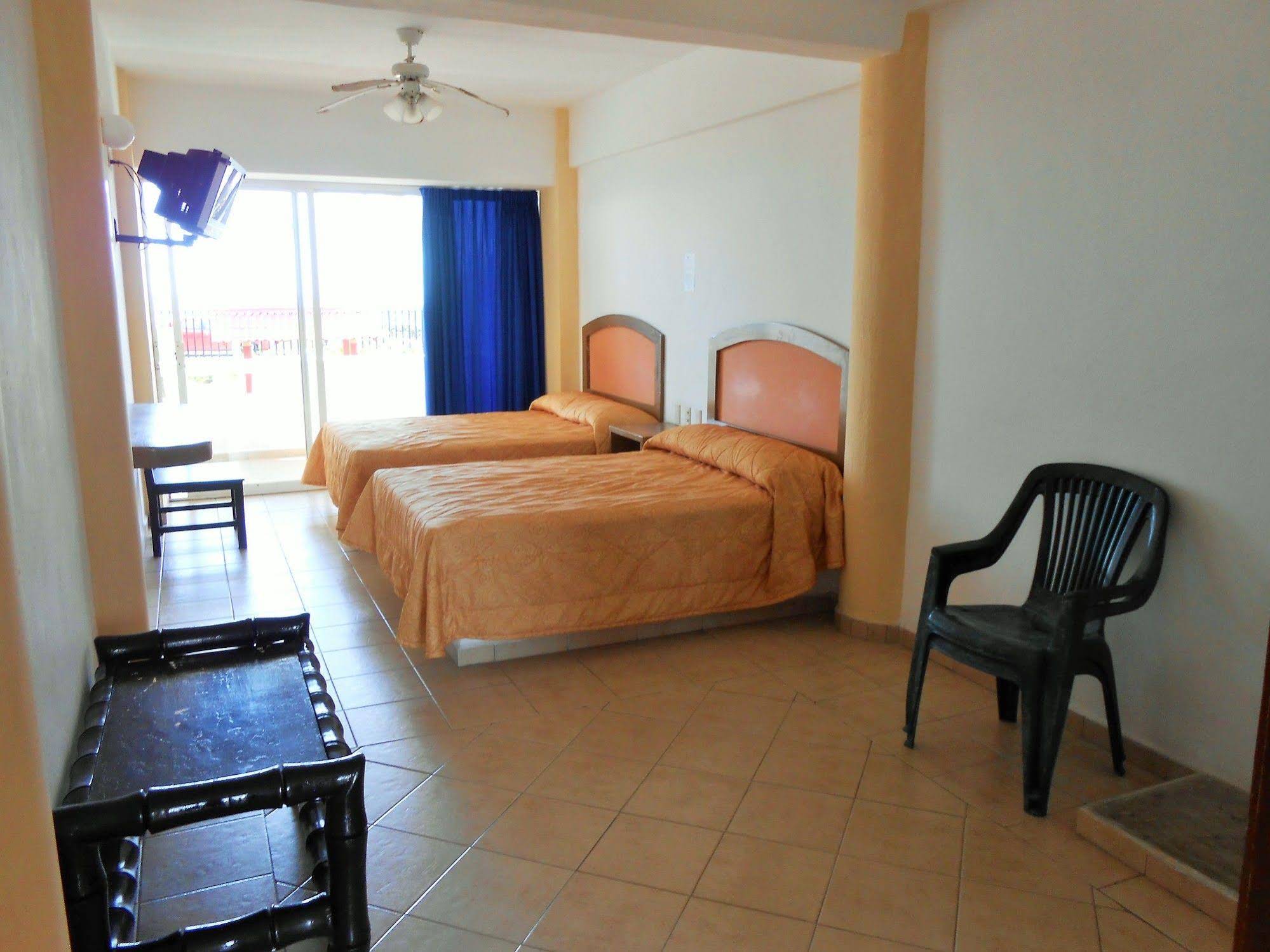 Hotel Las Jacarandas