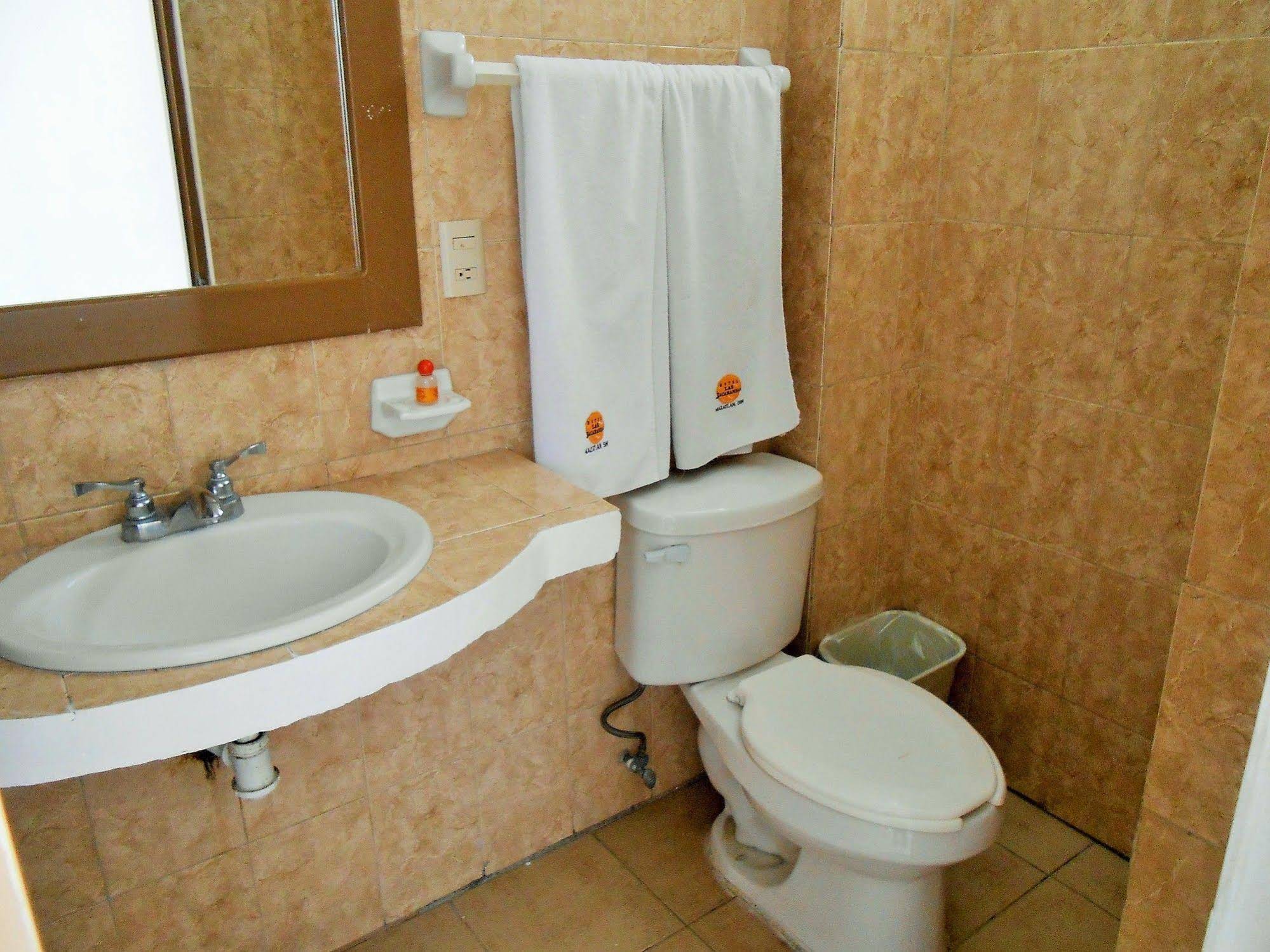 Hotel Las Jacarandas