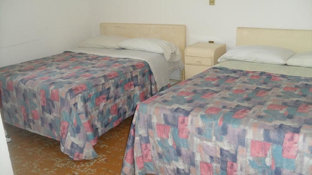 Hotel Morales Inn
