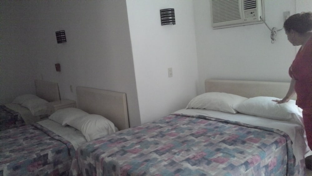 Hotel Morales Inn