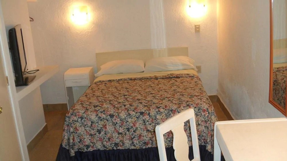 Hotel Morales Inn