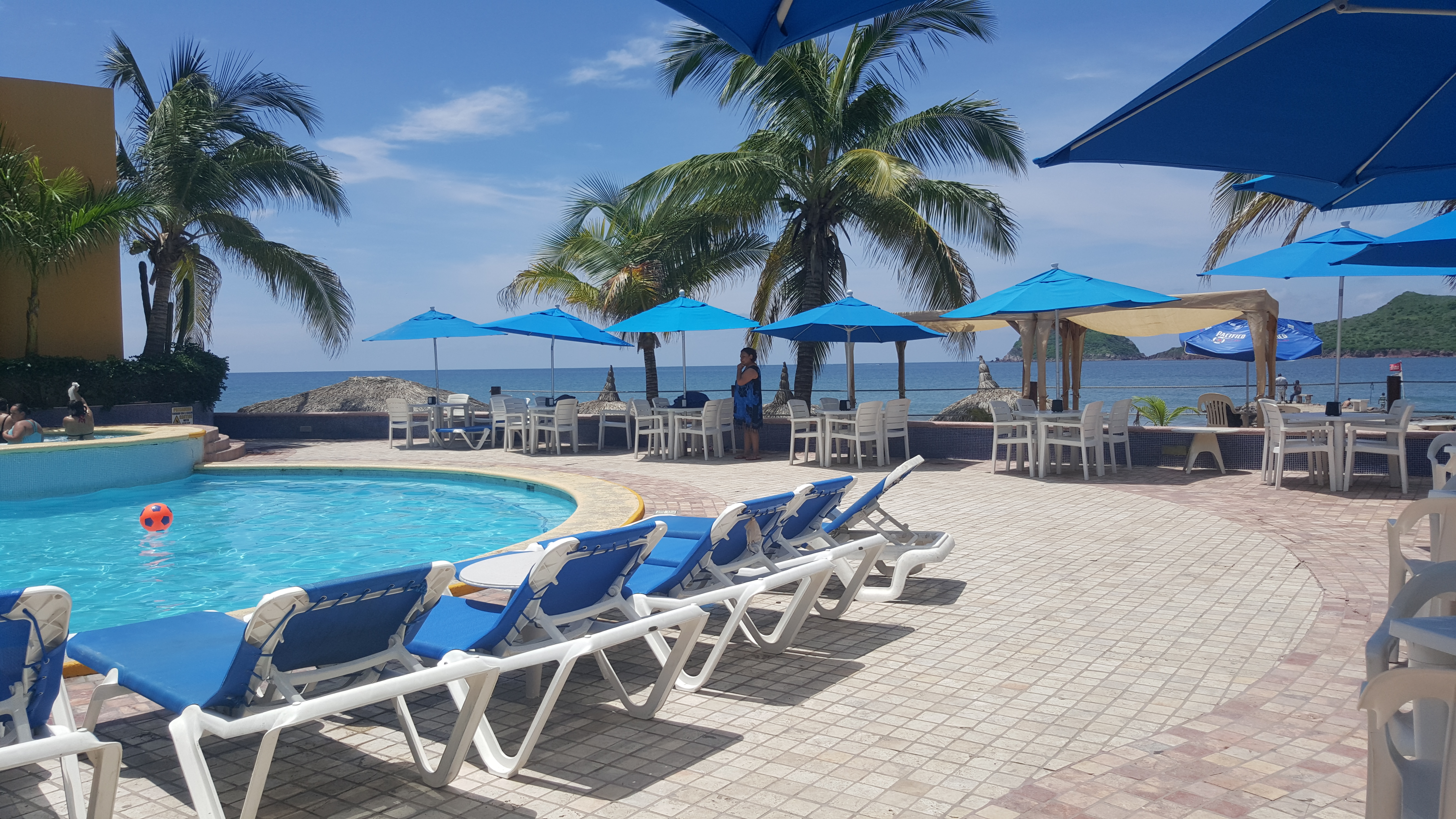 Las Flores Beach Resort