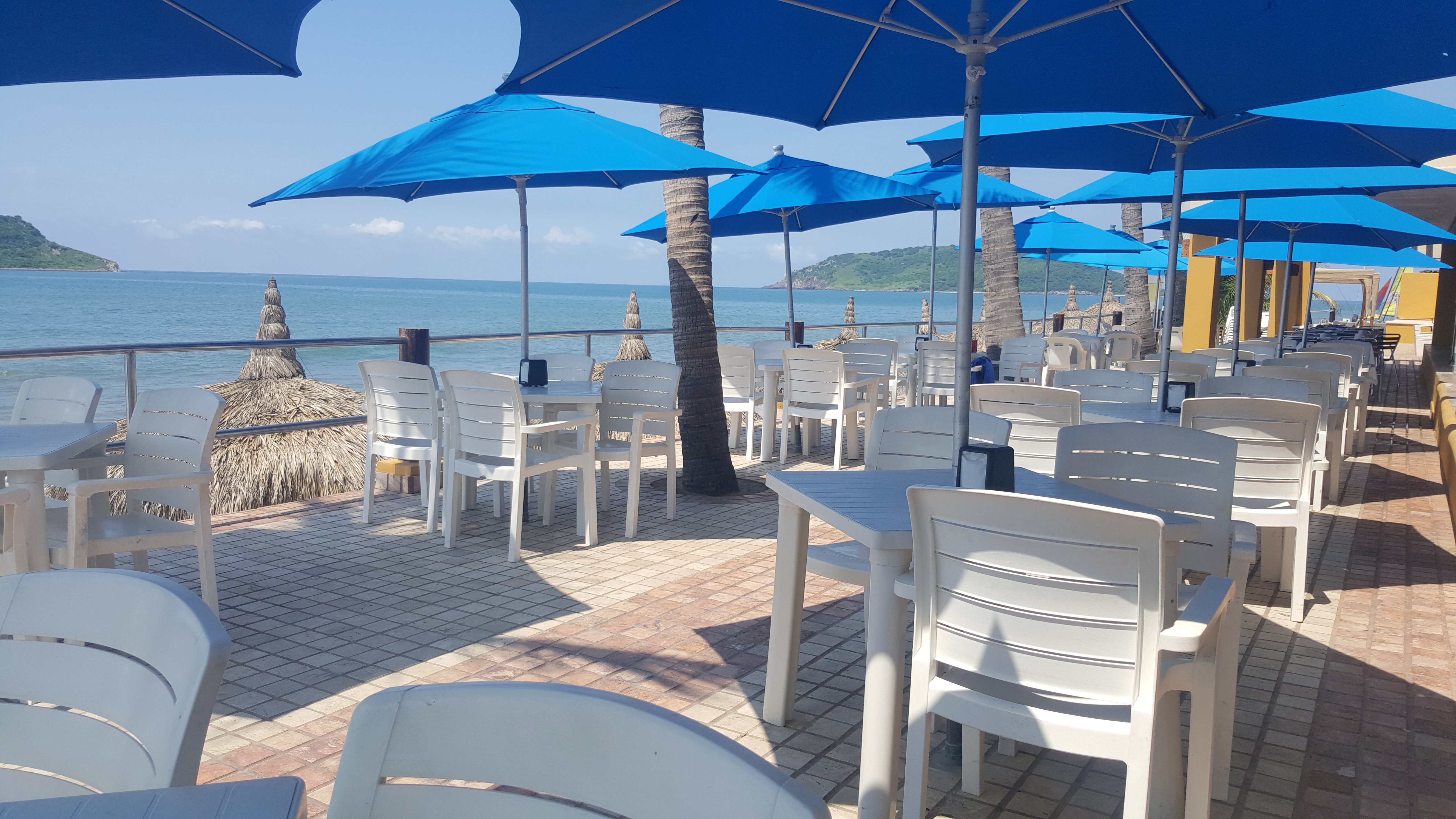 Las Flores Beach Resort
