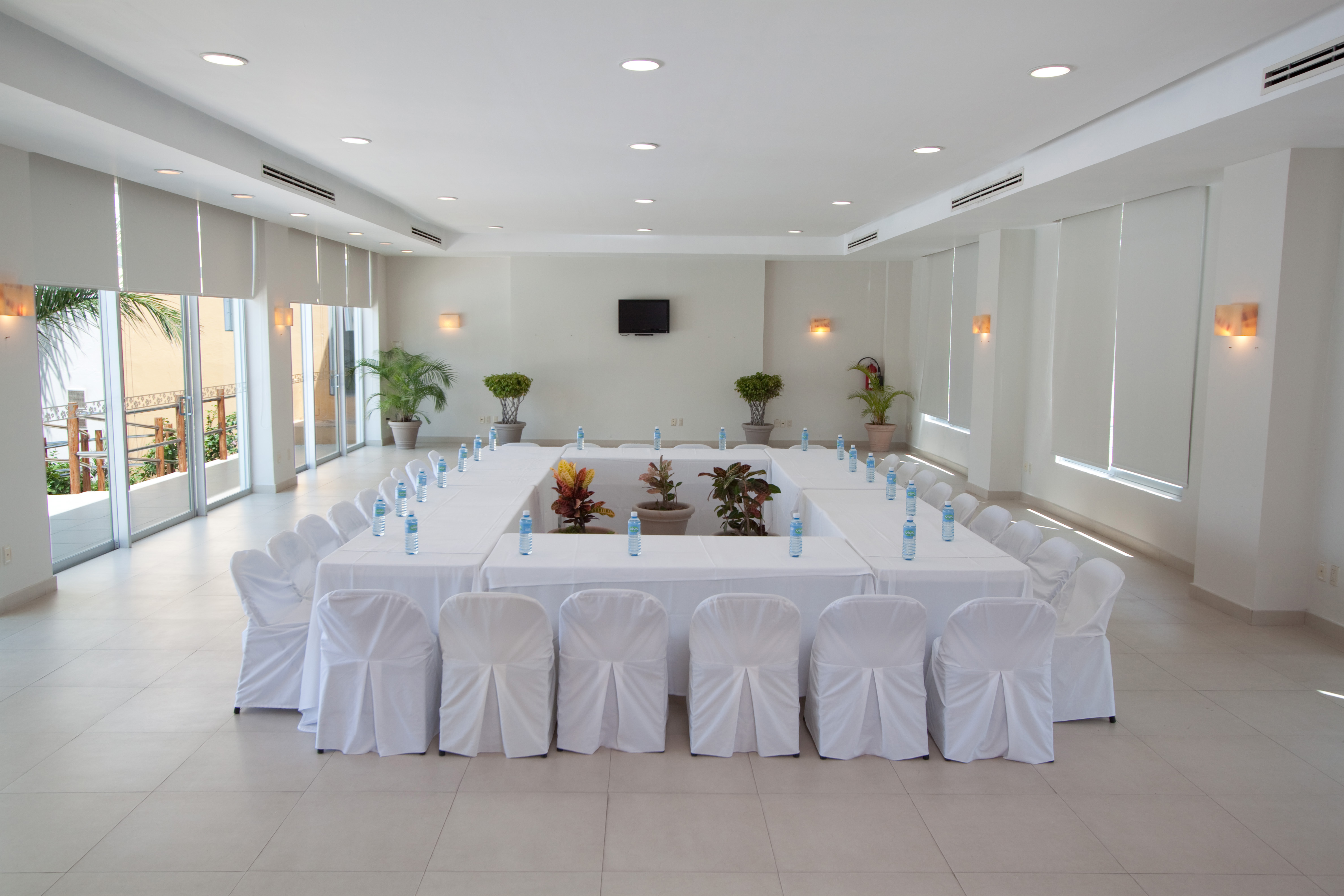 Las Flores Beach Resort