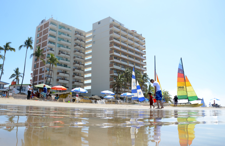 Las Flores Beach Resort