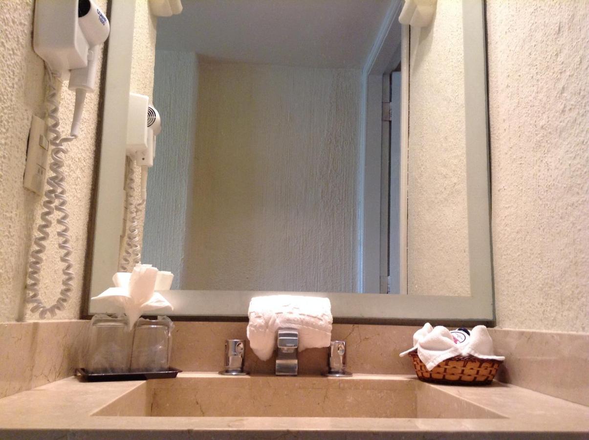 Luna Palace Hotel & Suites