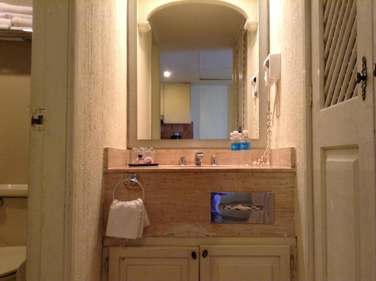Luna Palace Hotel & Suites