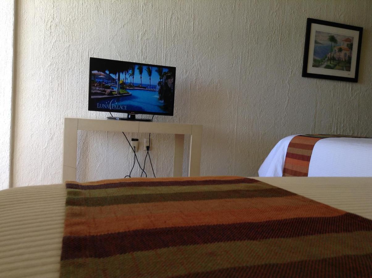 Luna Palace Hotel & Suites