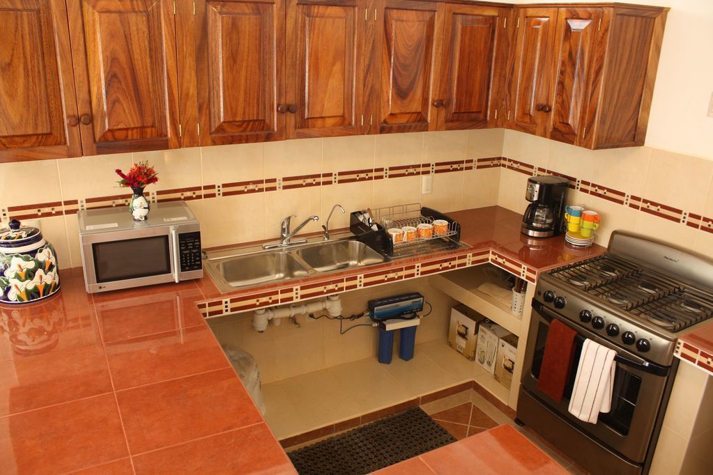 Casa Karina Emiliano Zapata by MDR