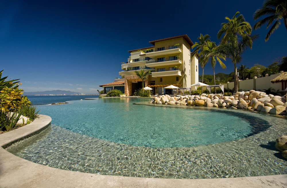 Garza Blanca Residences