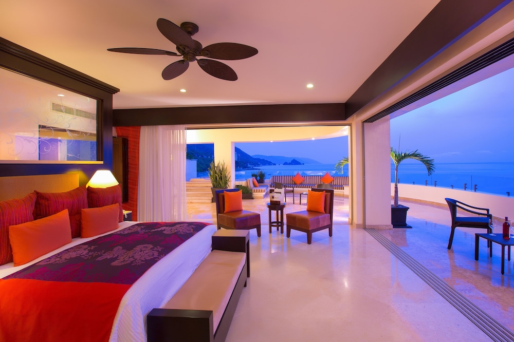 Garza Blanca Residences