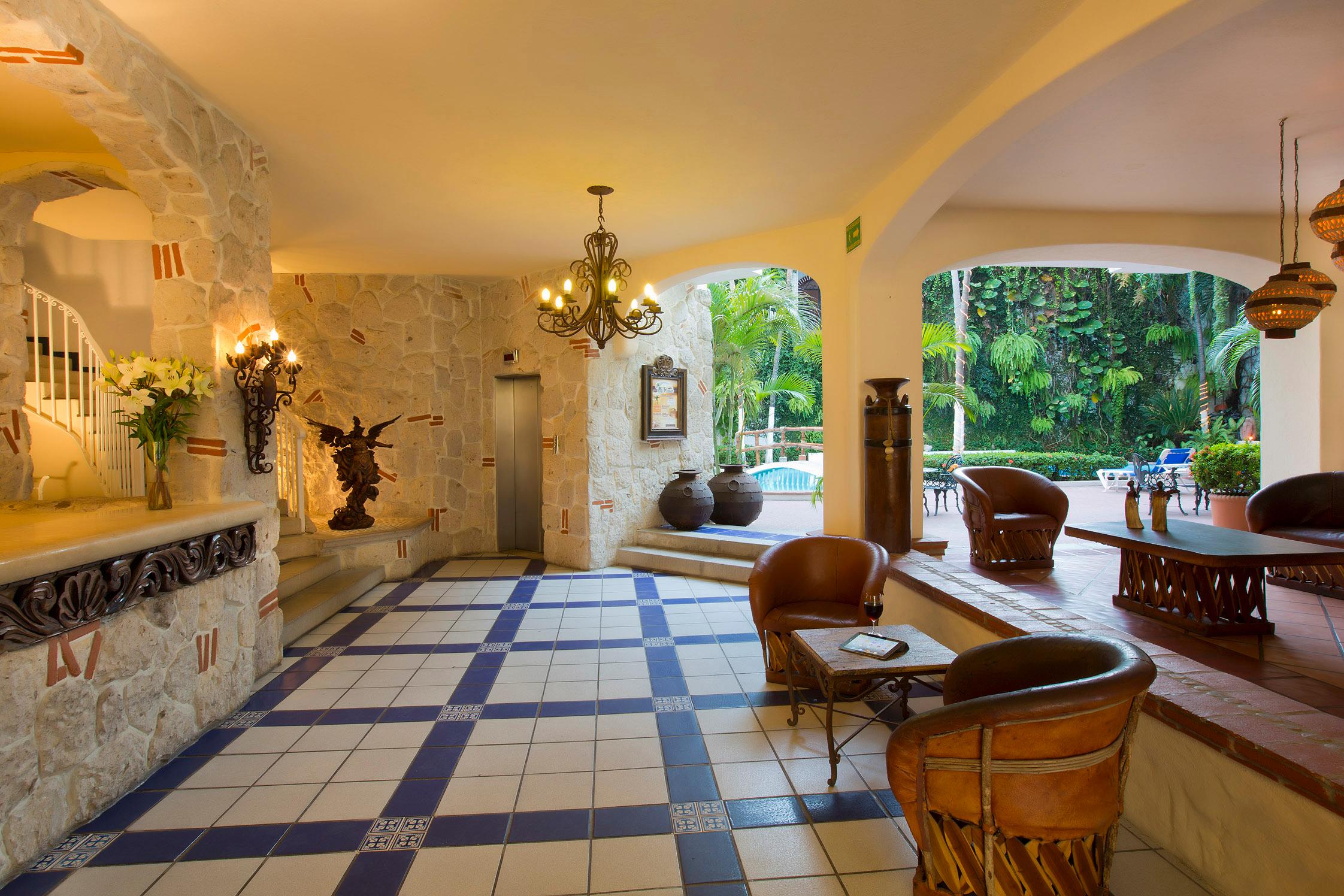 Los Arcos Suites