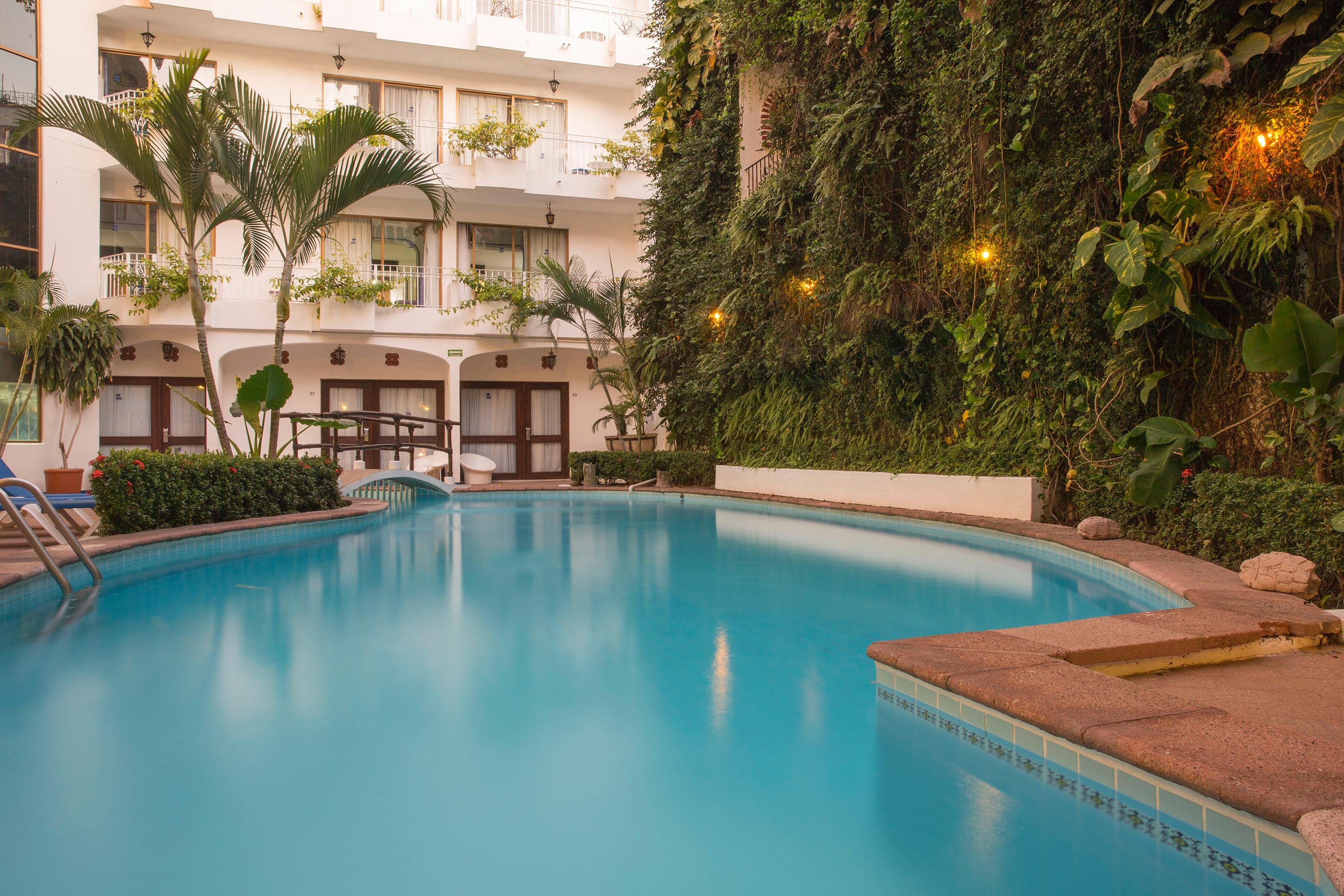 Los Arcos Suites