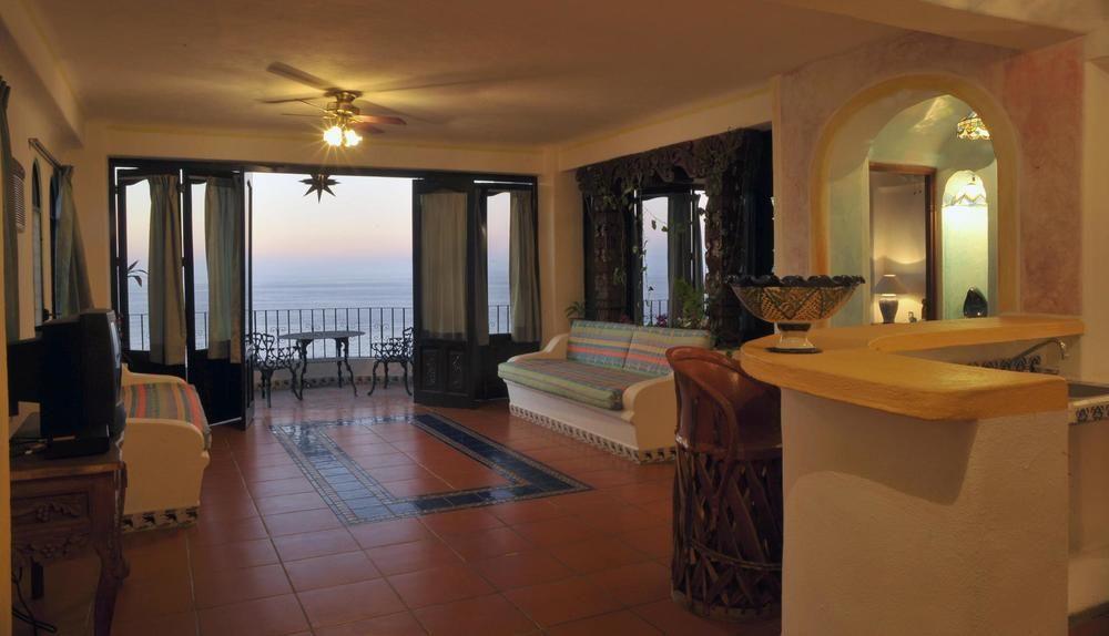 Mar Sereno Hotel & Suites