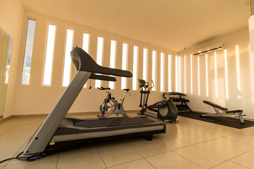 Niza Five Luxury Beach Apartments