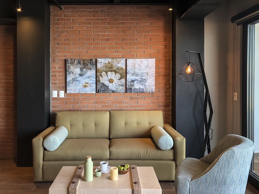 Pinnacle Resorts 179