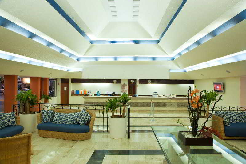 Plaza Pelicanos Club Beach Resort