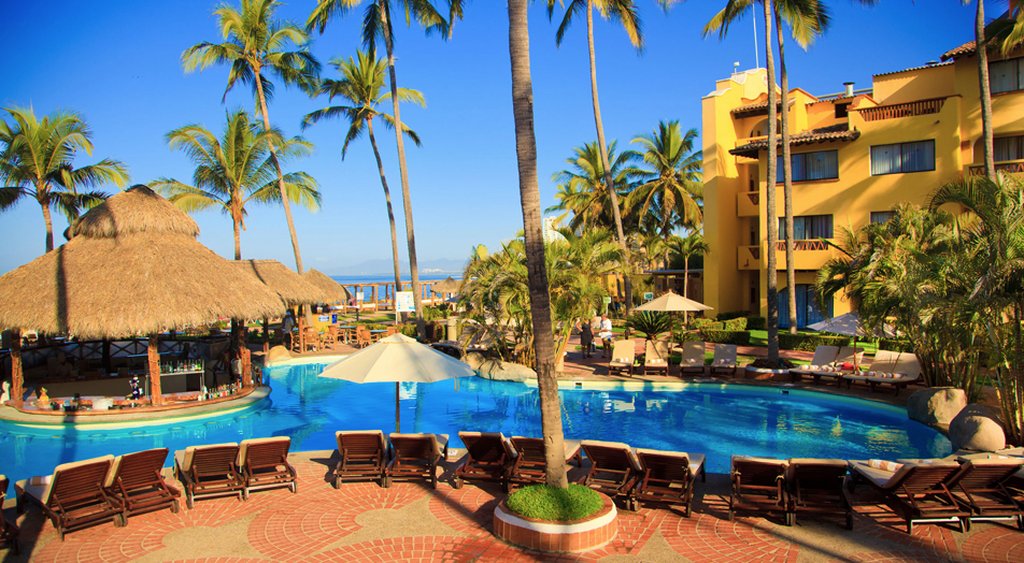 Plaza Pelicanos Grand Beach Resort