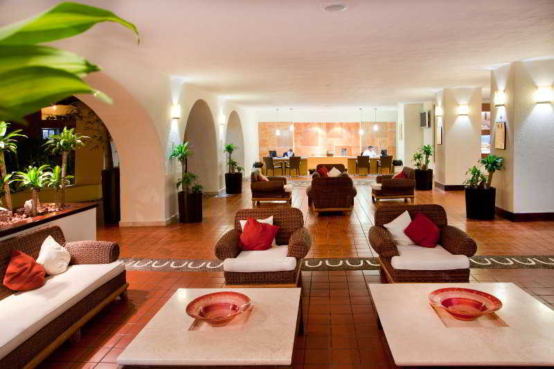 Plaza Pelicanos Grand Beach Resort