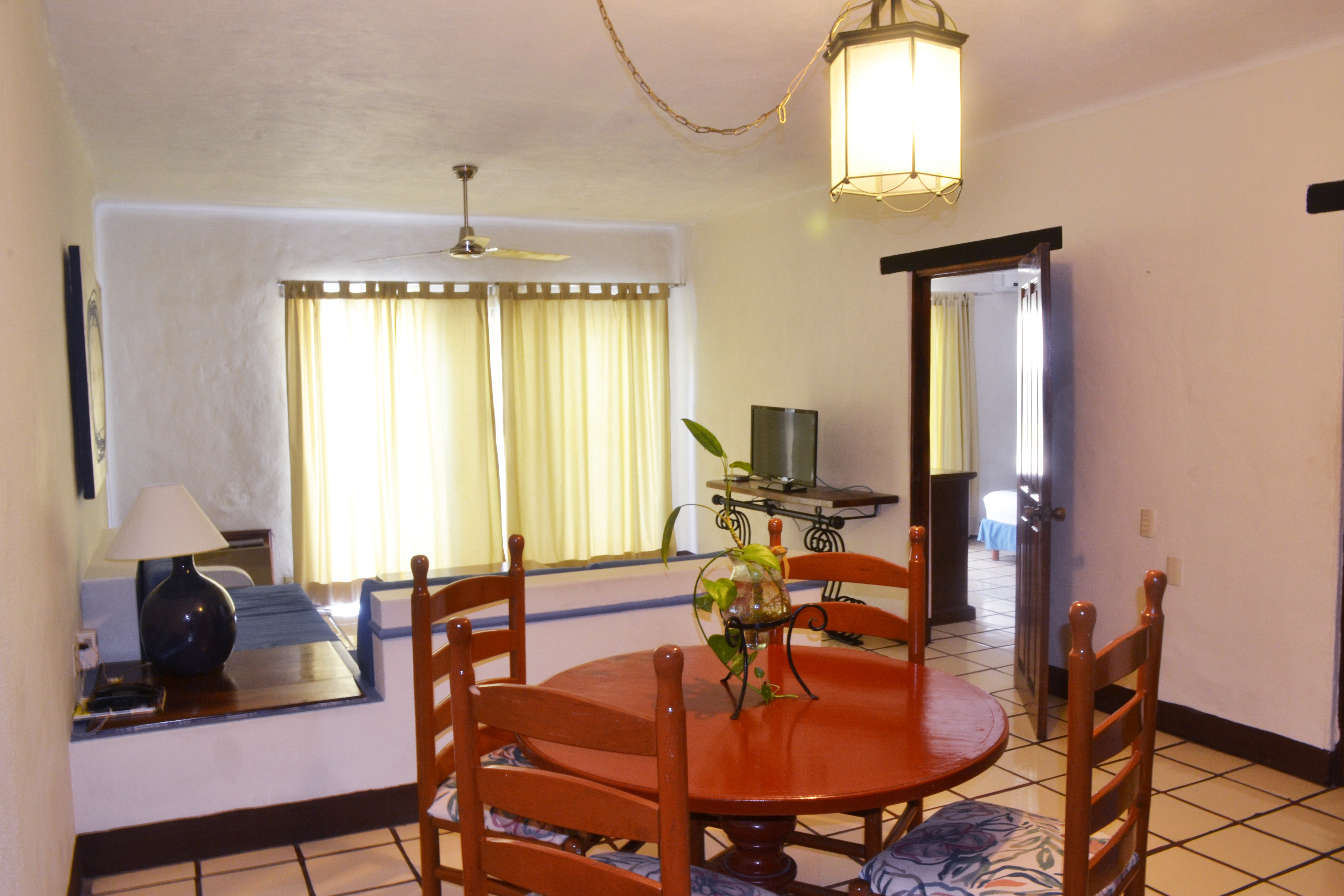 Puerto De Luna Pet Friendly & Family Suites