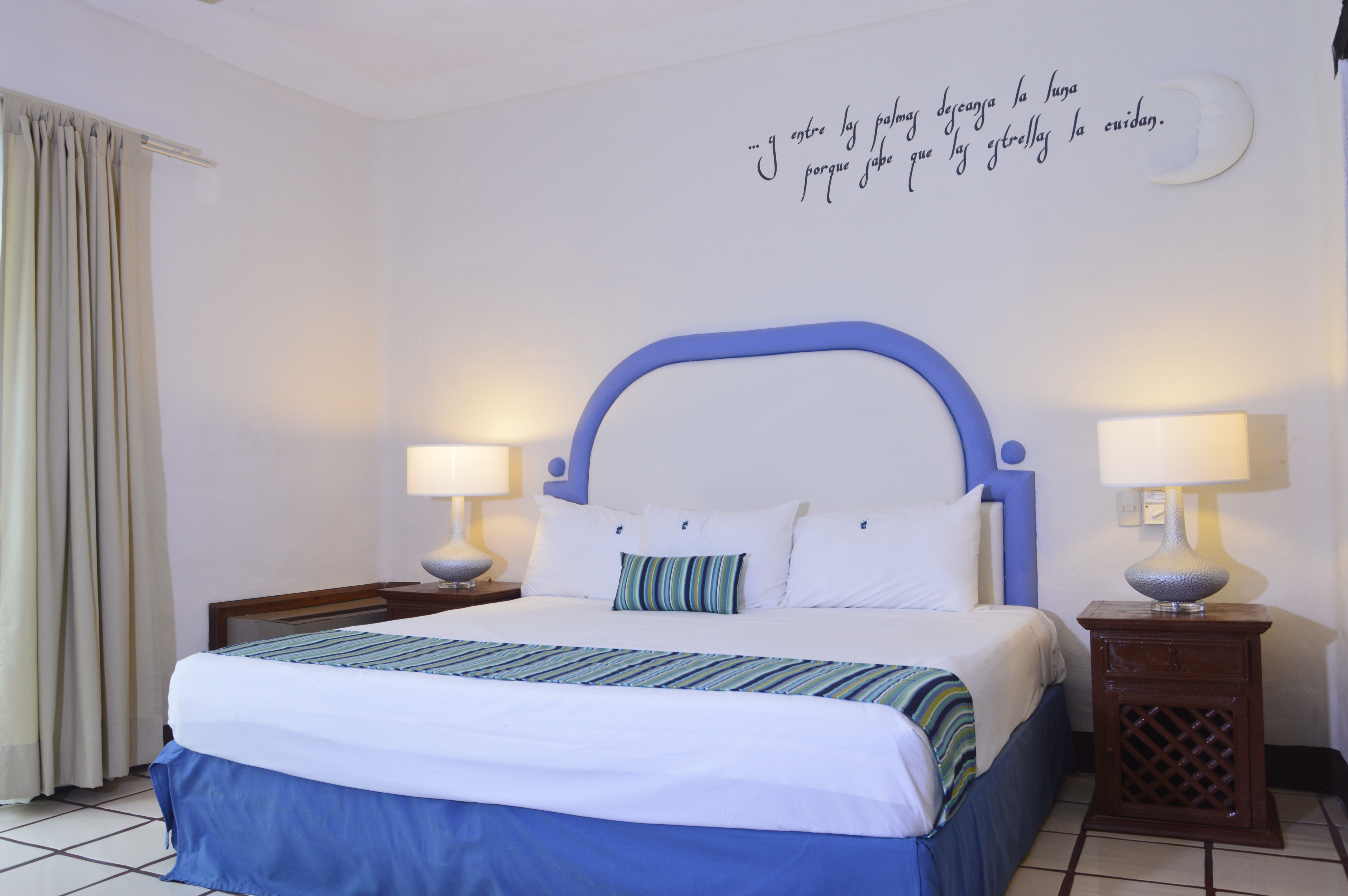 Puerto De Luna Pet Friendly & Family Suites