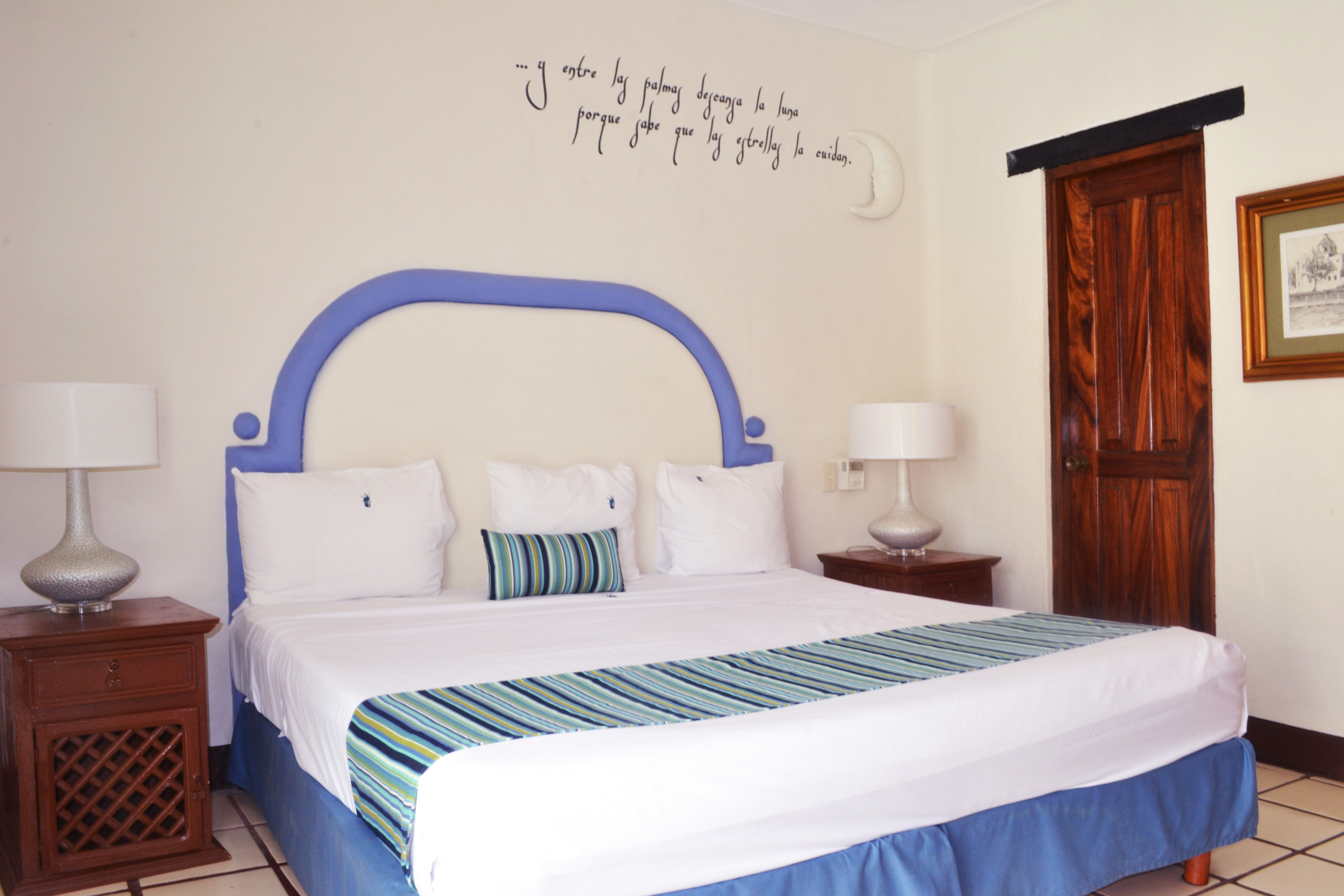 Puerto De Luna Pet Friendly & Family Suites