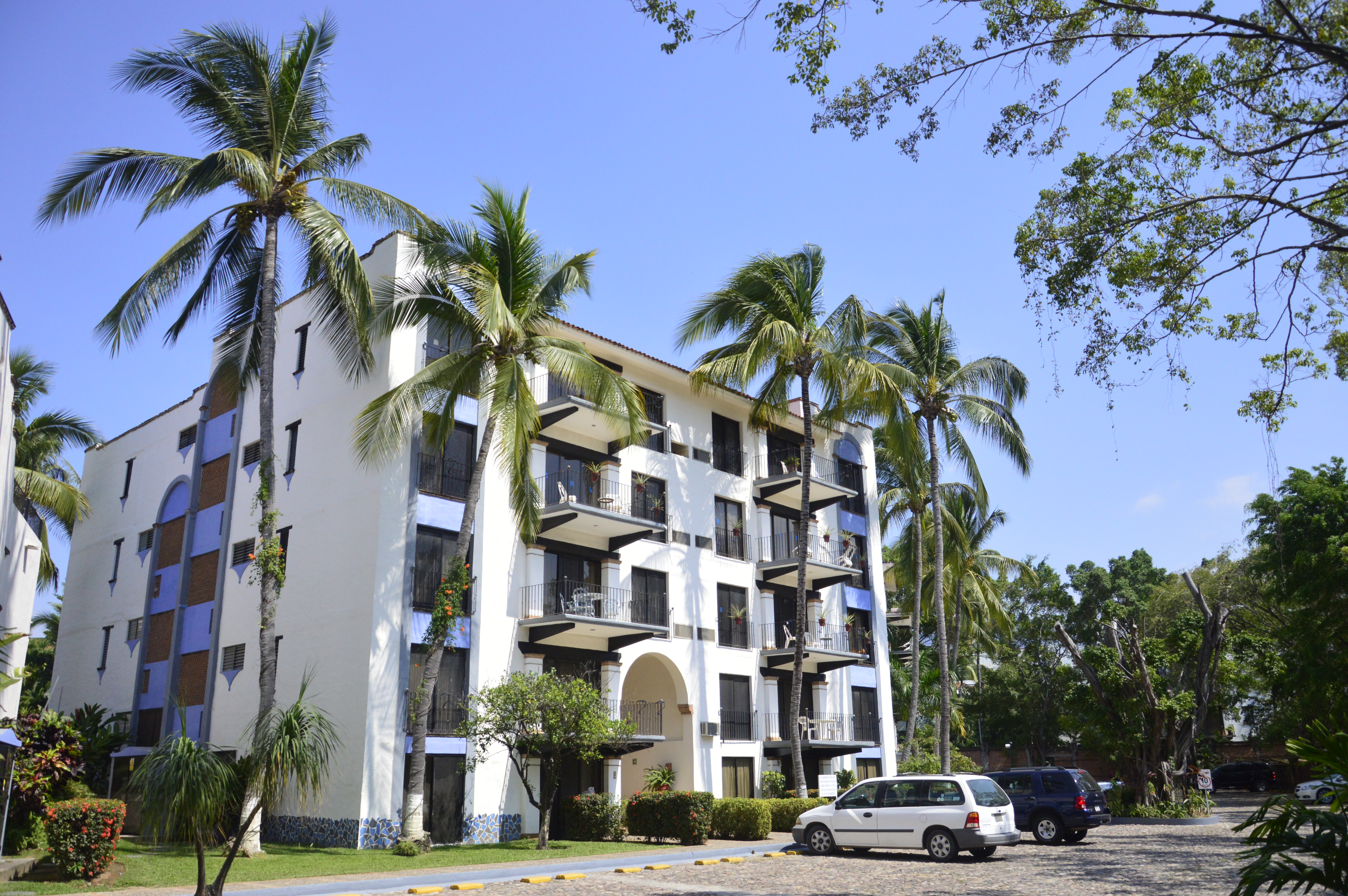 Puerto De Luna Pet Friendly & Family Suites