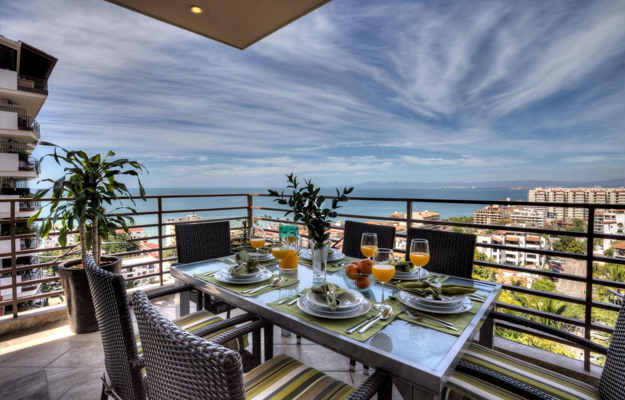 Pinnacle Resorts 220