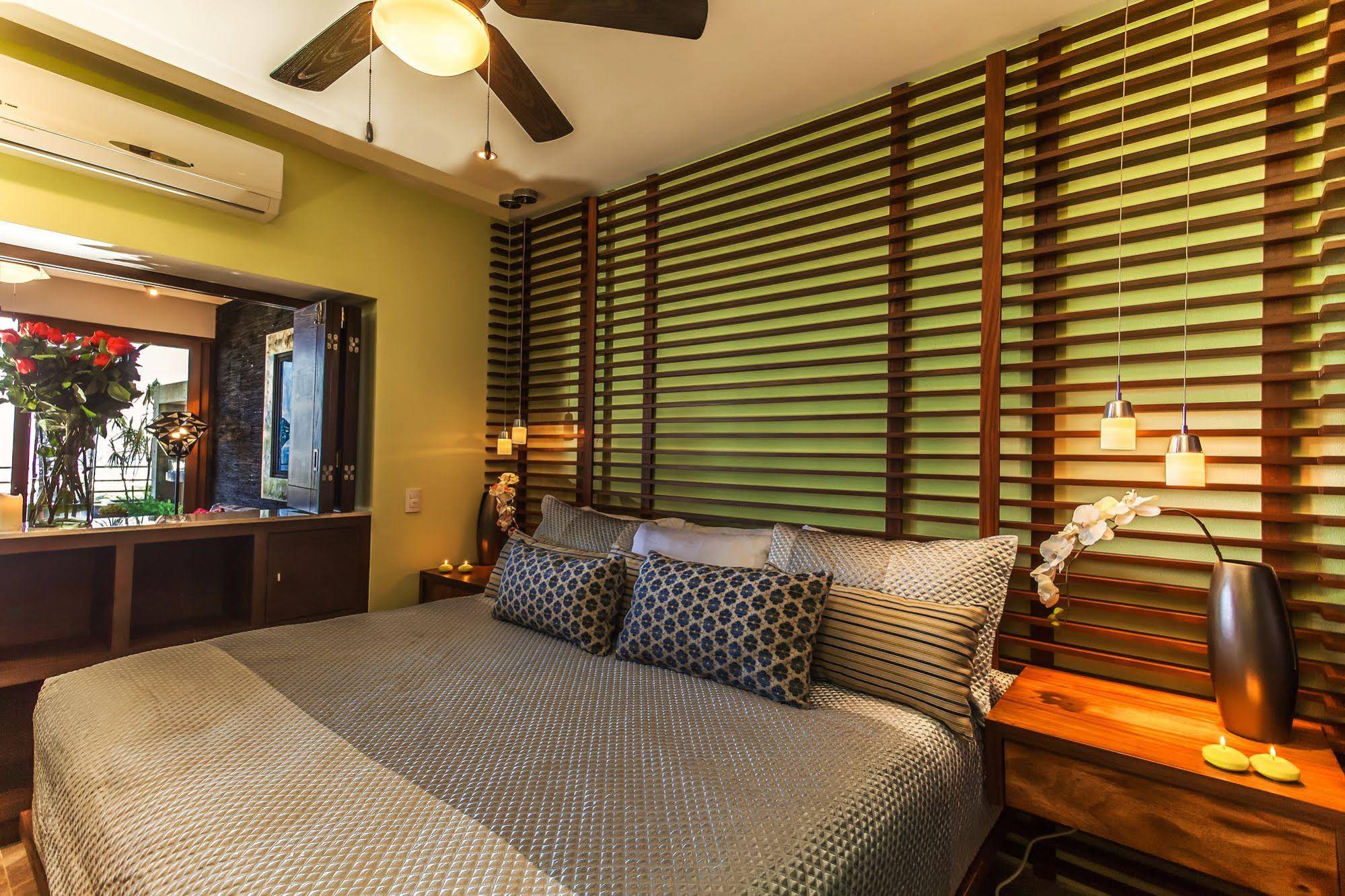 Pinnacle Resorts 220