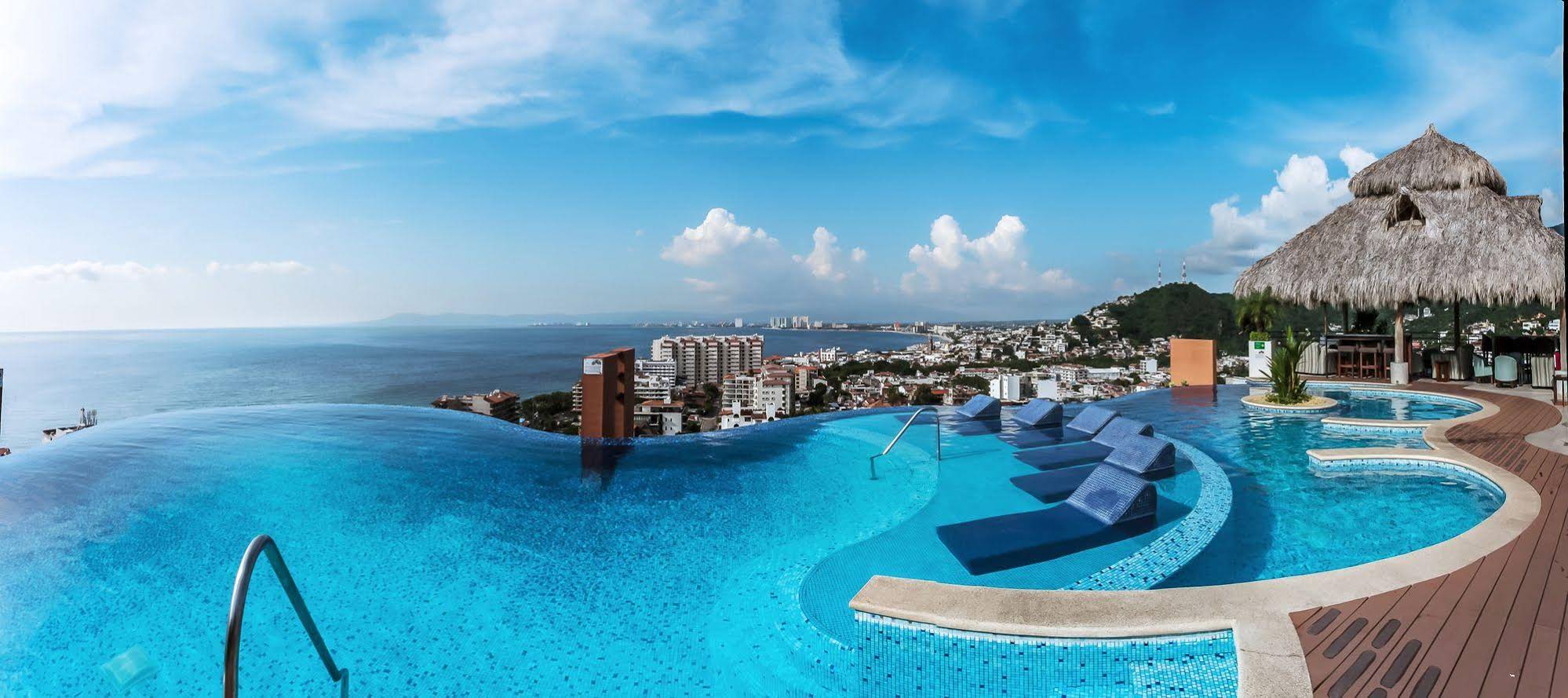 Pinnacle Resorts 220