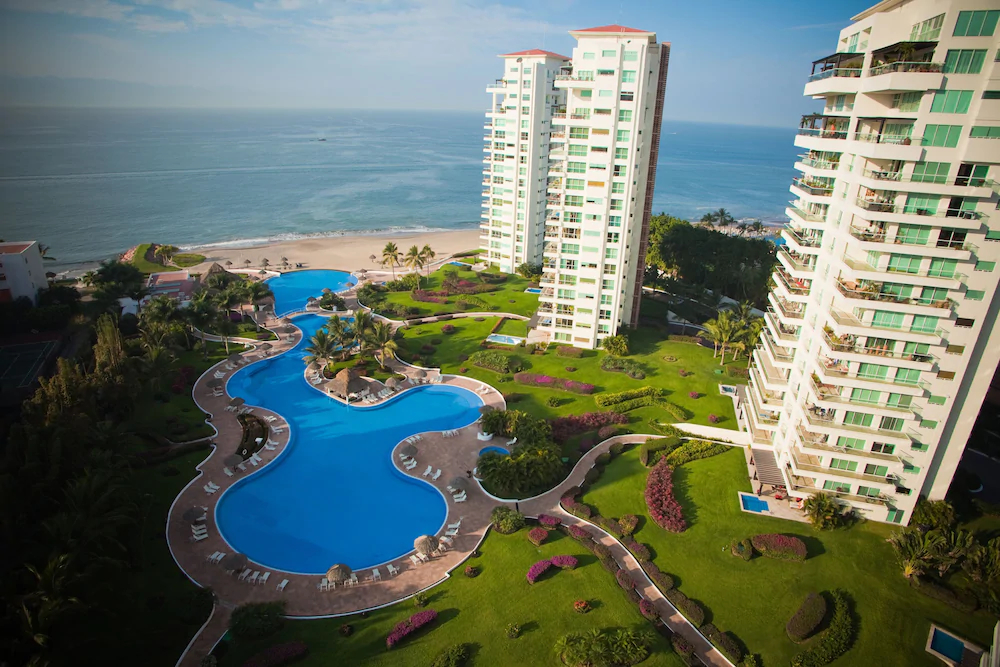 Shangri La Penthouses by Cheap Getaway