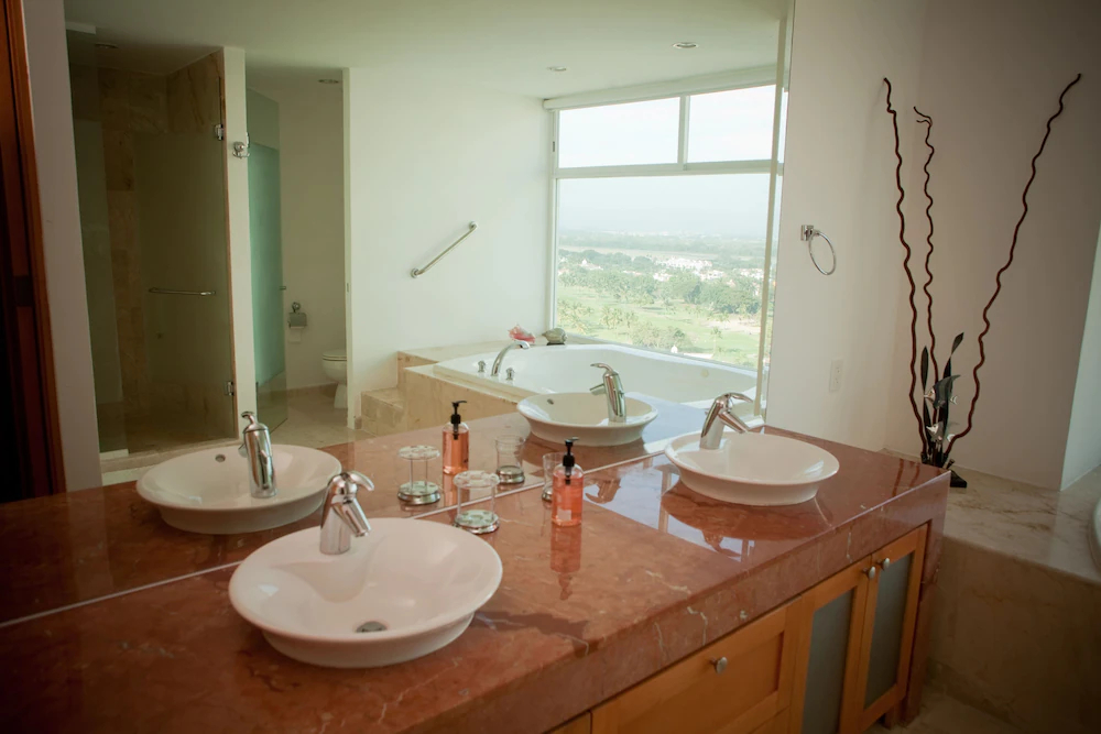 Shangri La Penthouses by Cheap Getaway