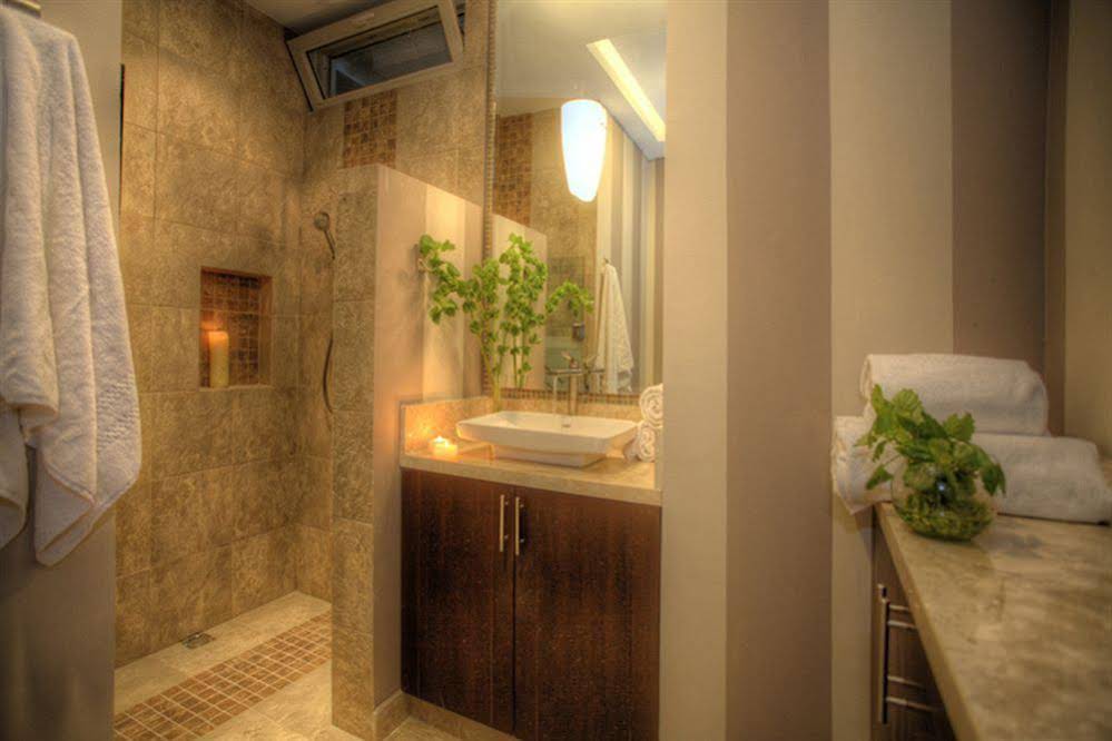 Pinnacle Resorts 180