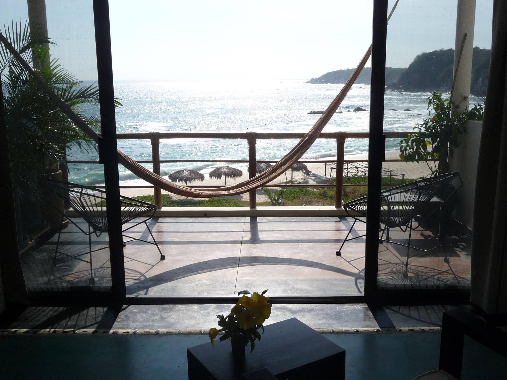 Manta Raya Hotel