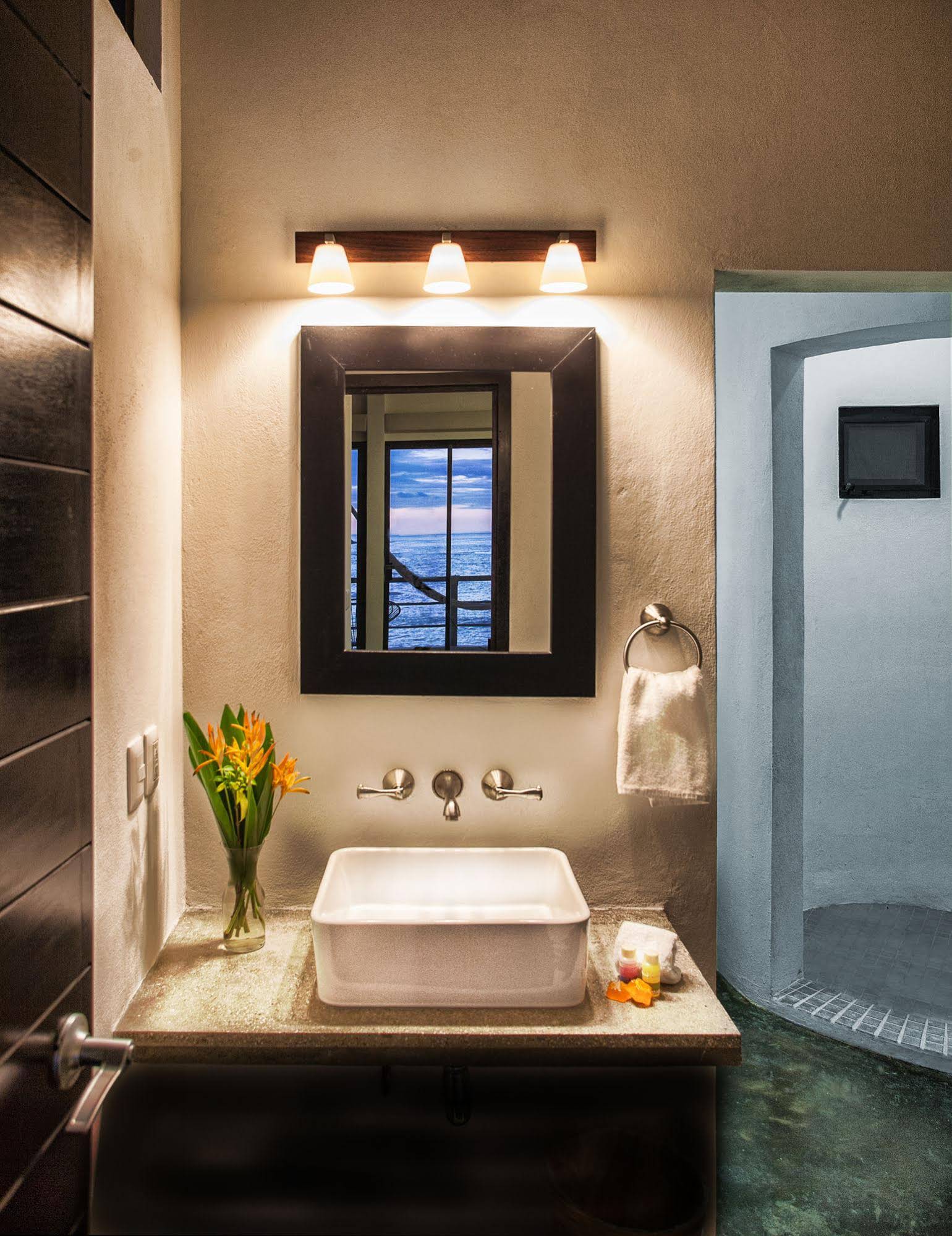 Manta Raya Hotel