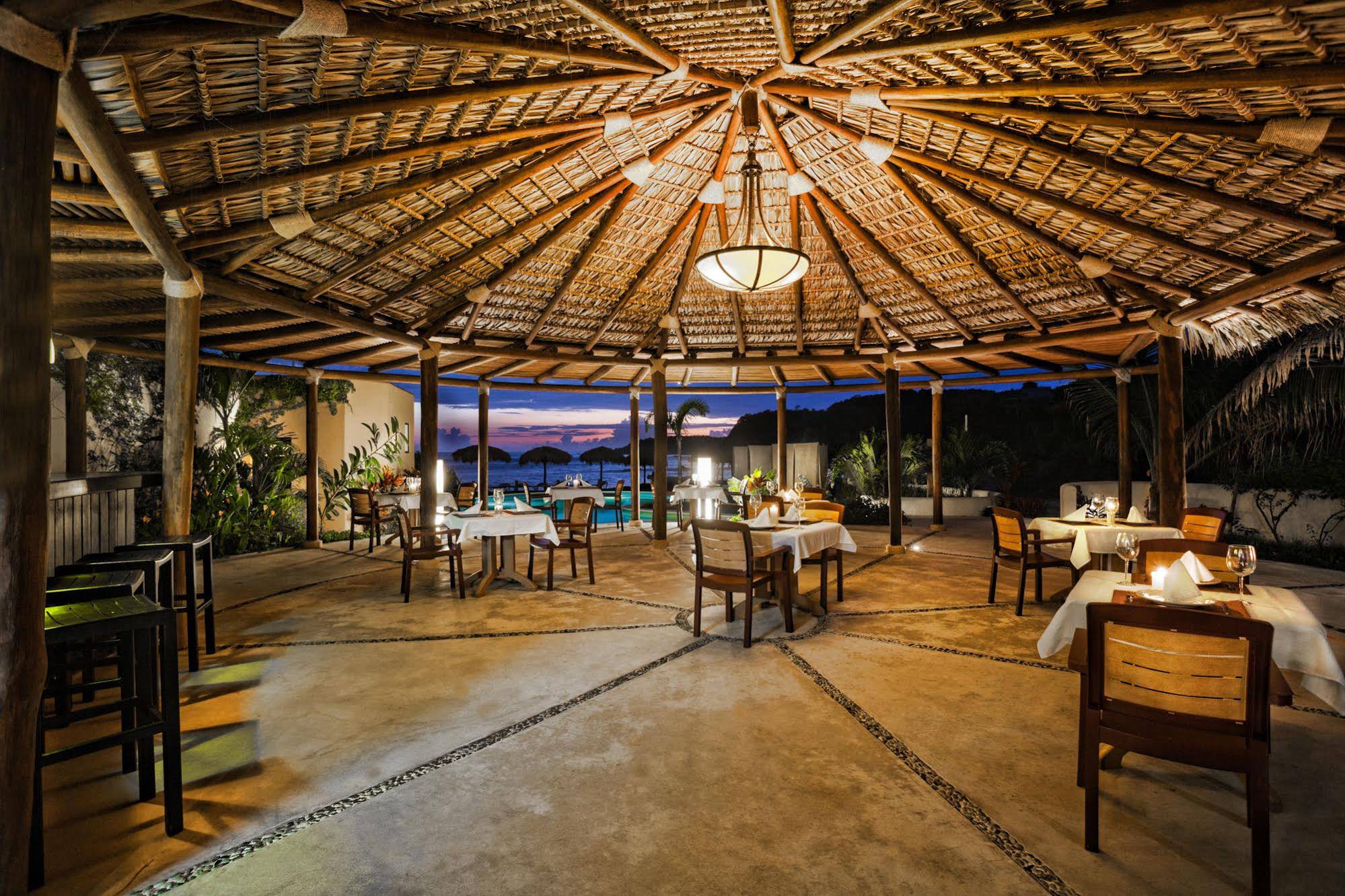 Manta Raya Hotel