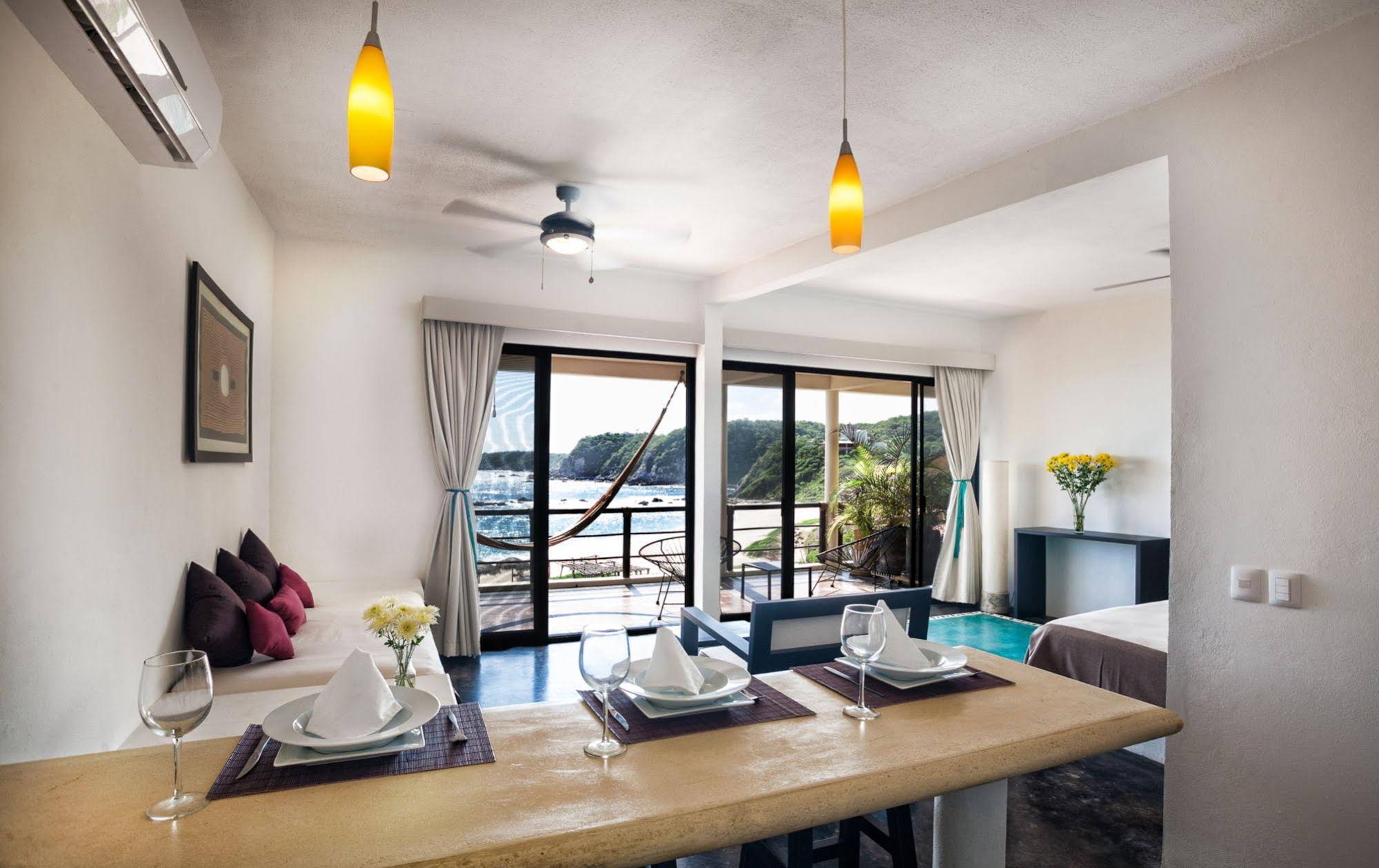 Manta Raya Hotel