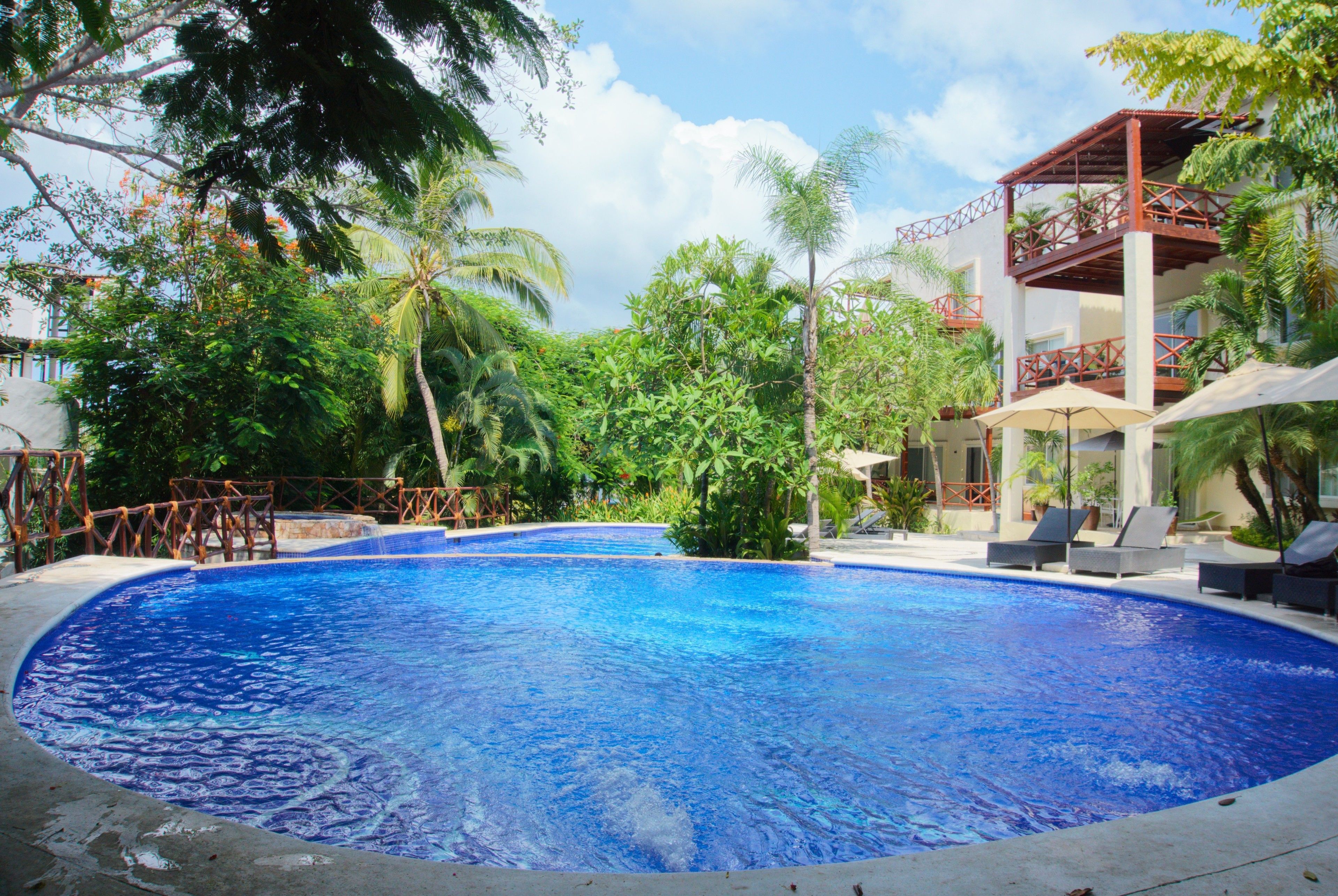 Pajaro De Fuego Pool & Terrace