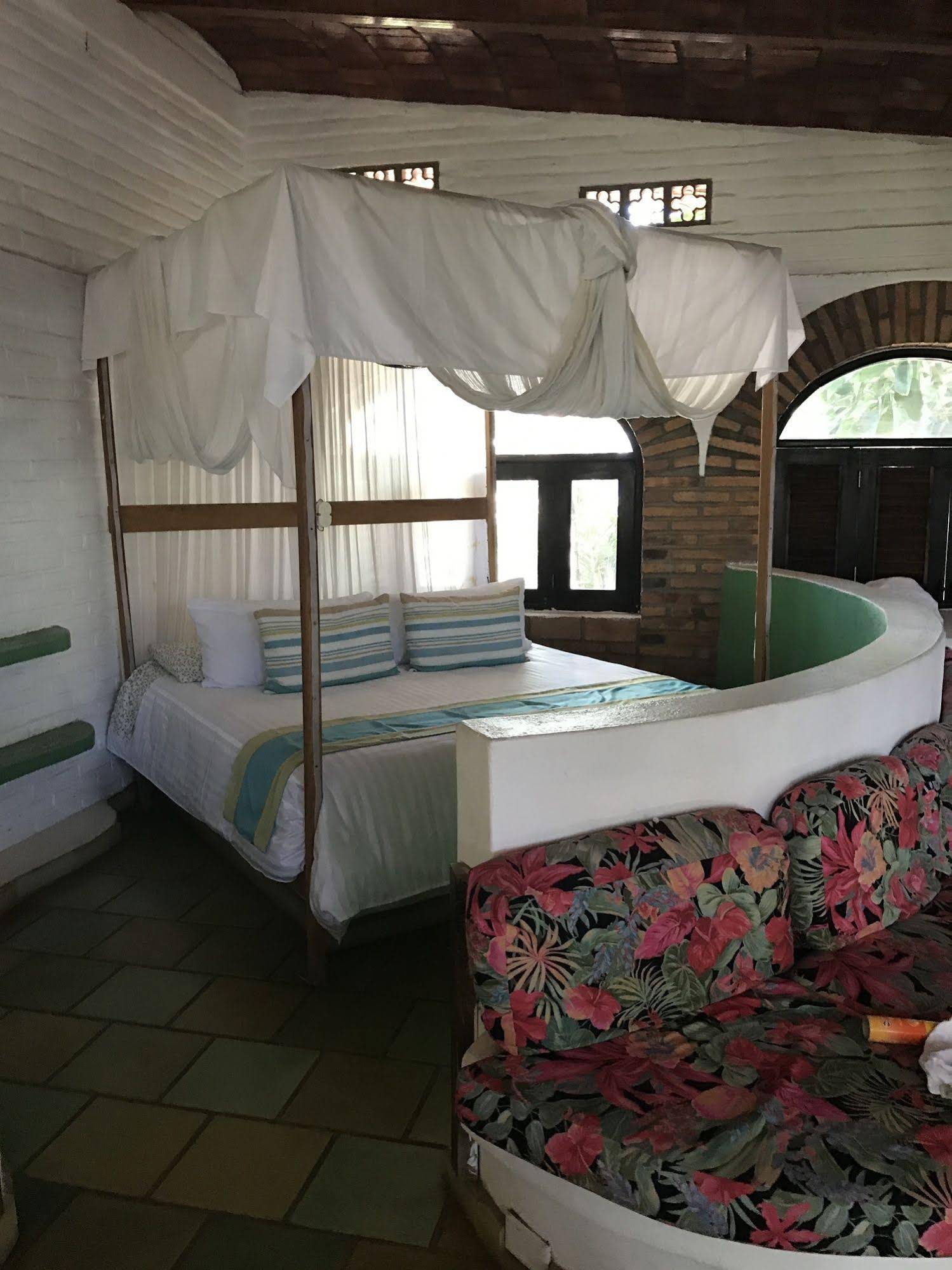 Sayulita Beach House Hotel