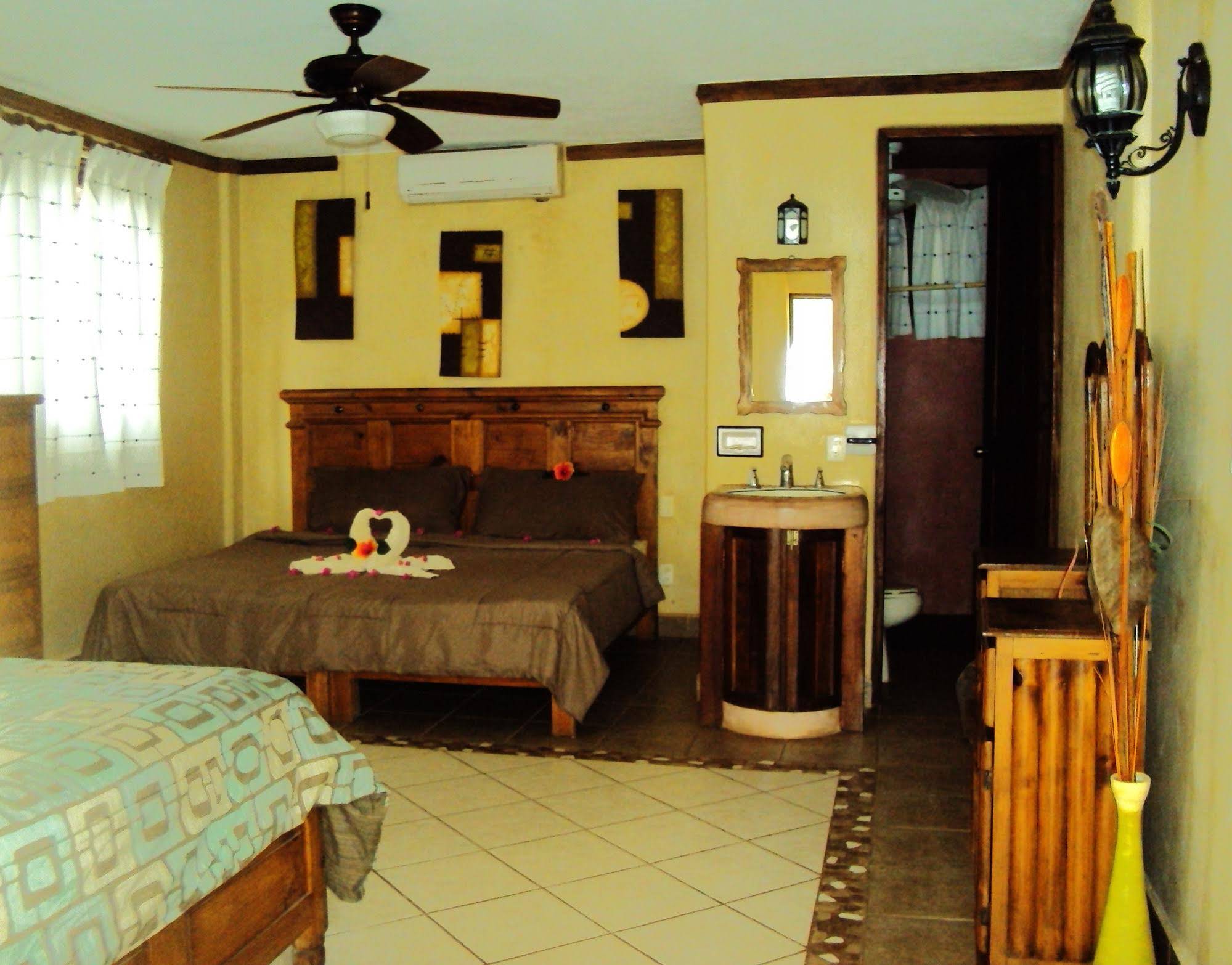 Tronco Bay Inn