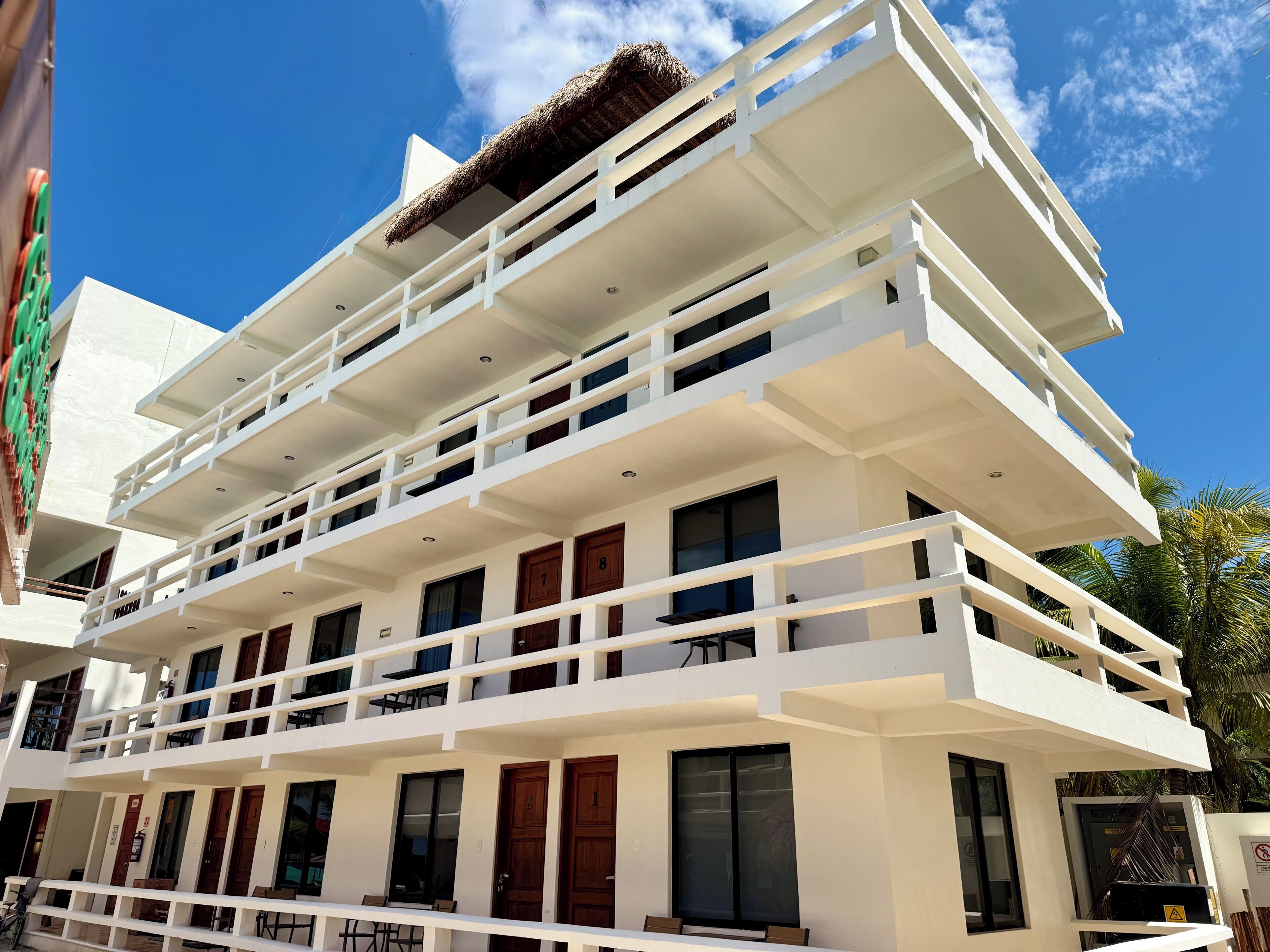 Chichis and Charlies