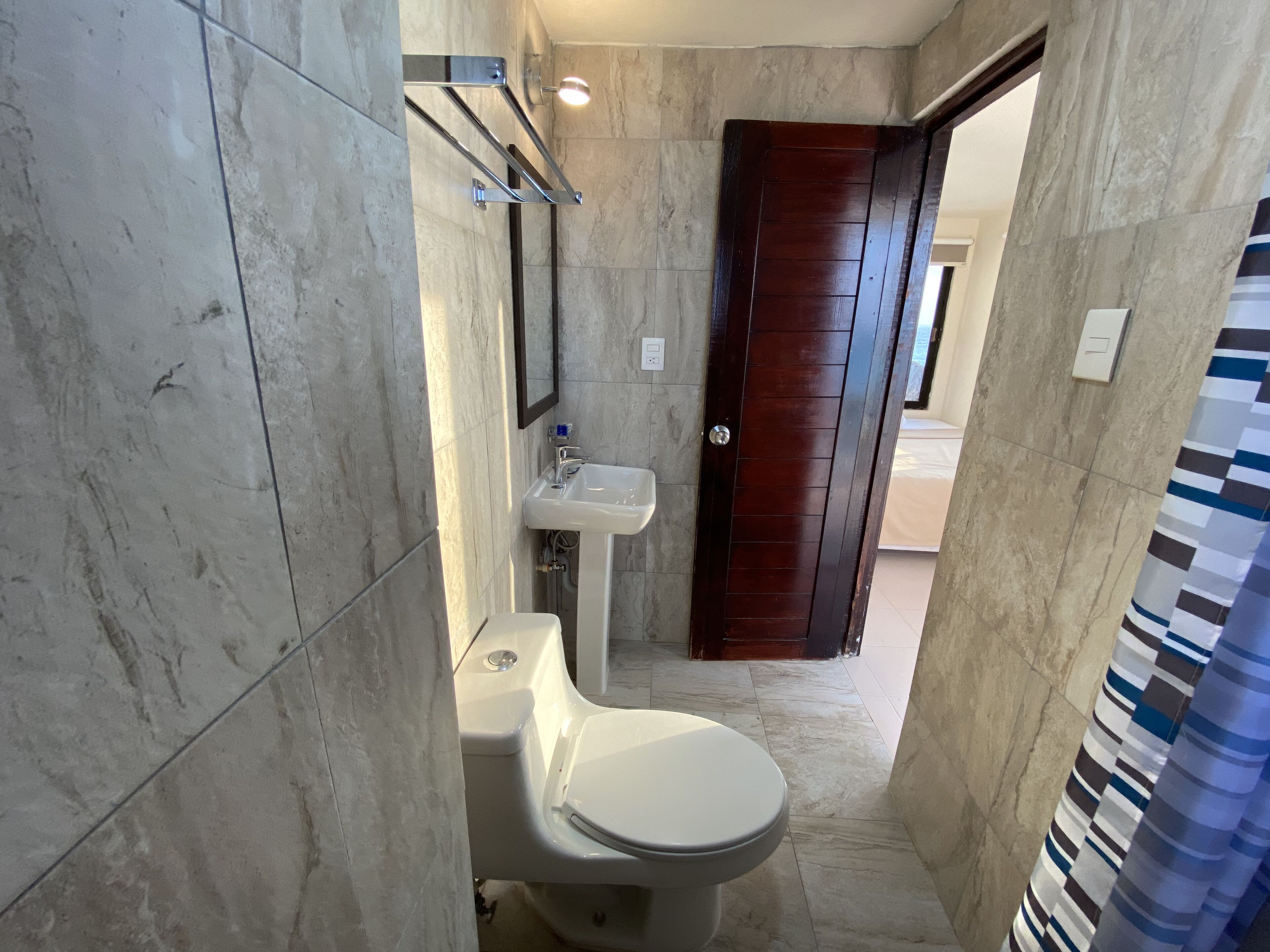 Chichis and Charlies