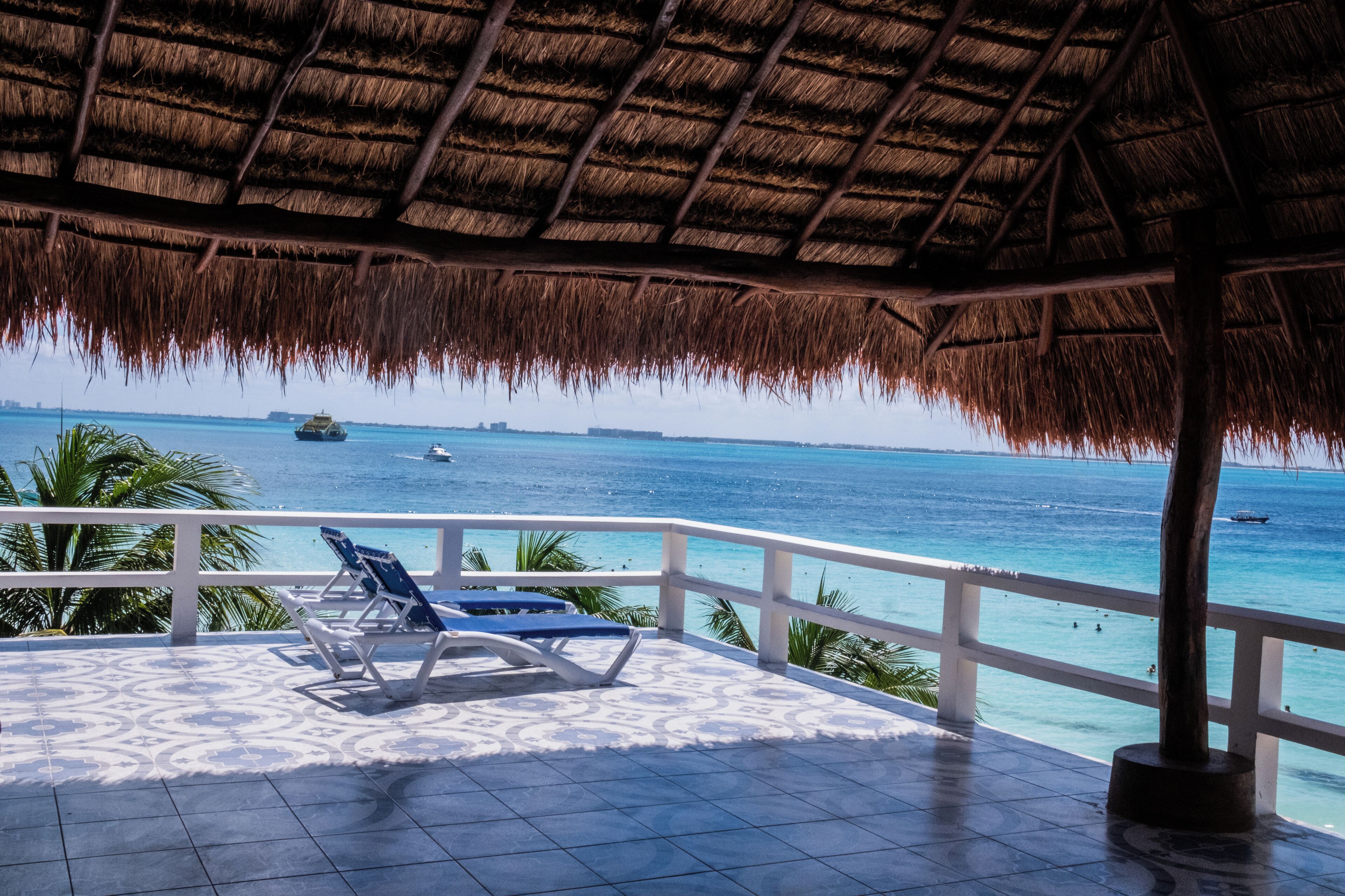 Chichis and Charlies