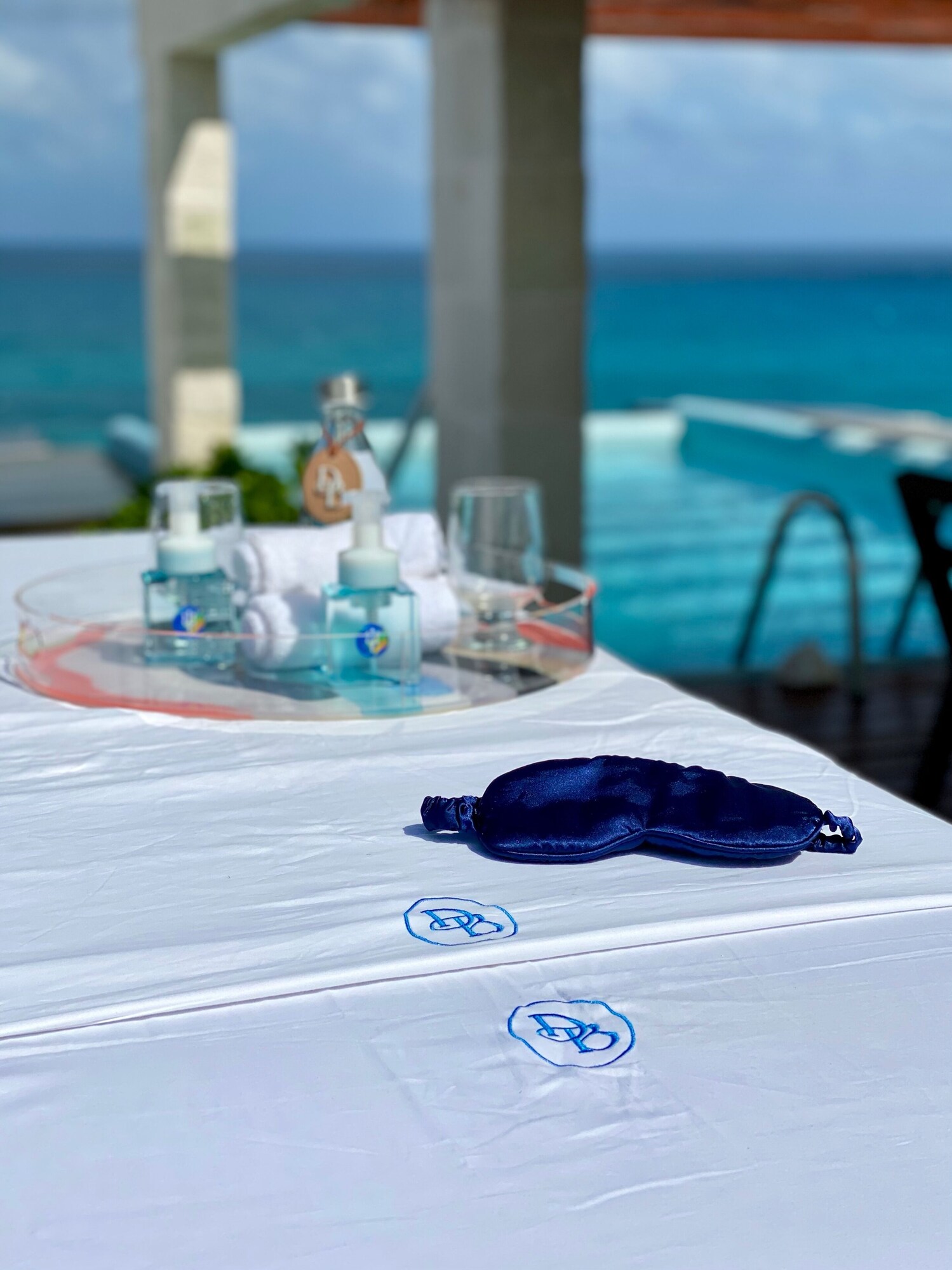 Deep Blue Isla Resort