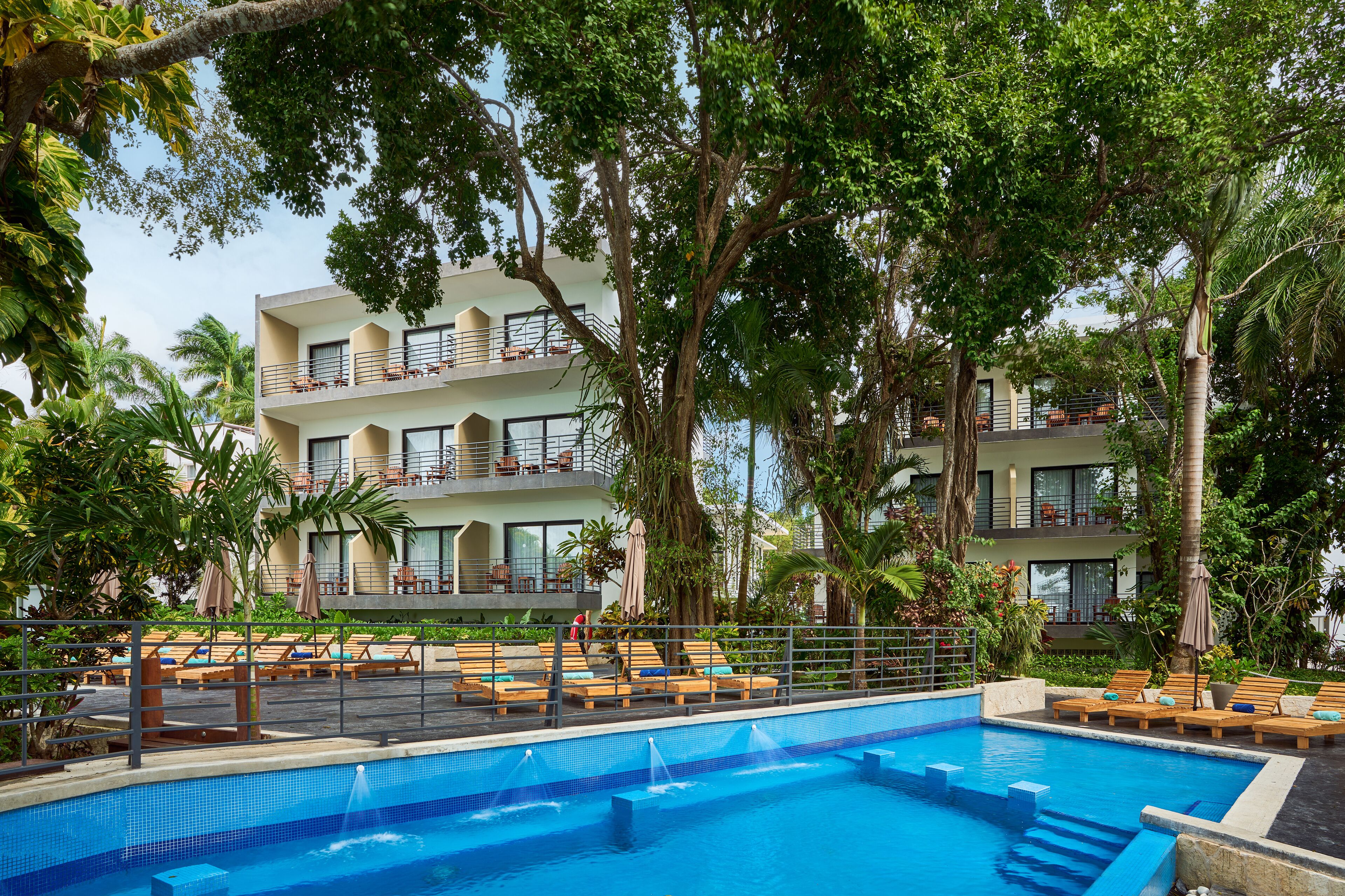 Cristalino Lagoon Front Hotel Restaurant & Spa