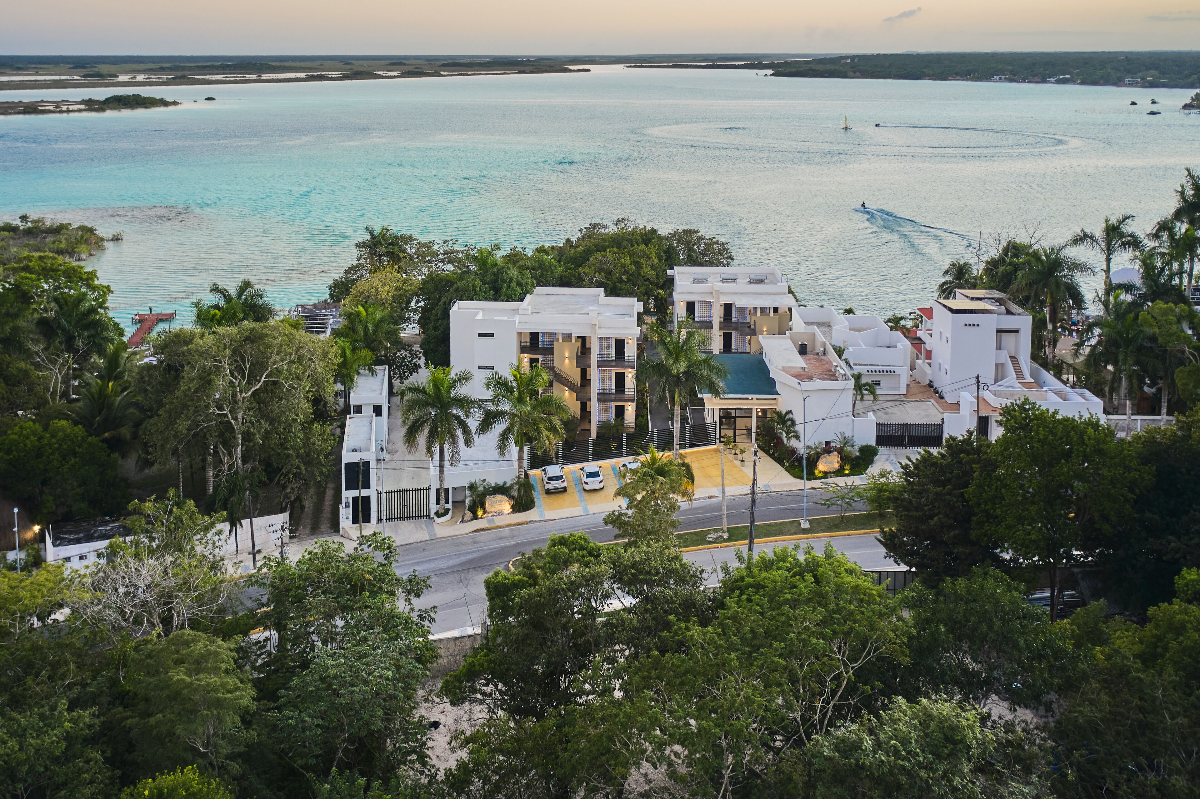 Cristalino Lagoon Front Hotel Restaurant & Spa